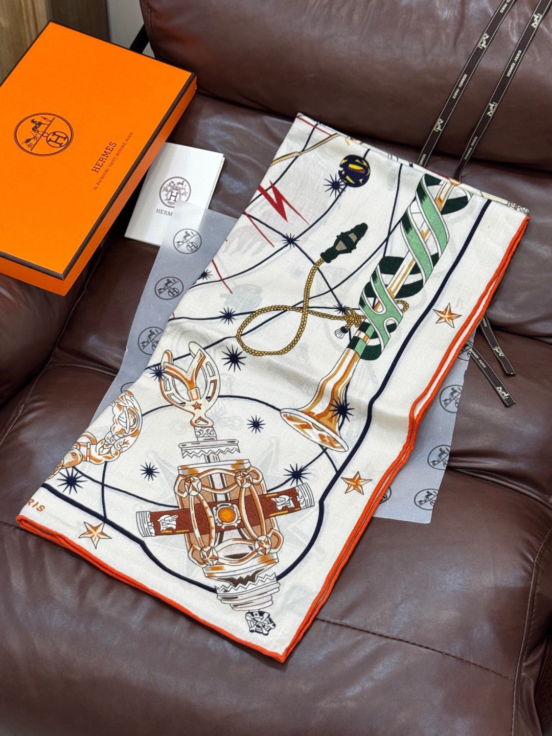 HM Starry Night Chorus Scarf 140cm White Yellow Cashmere 970974