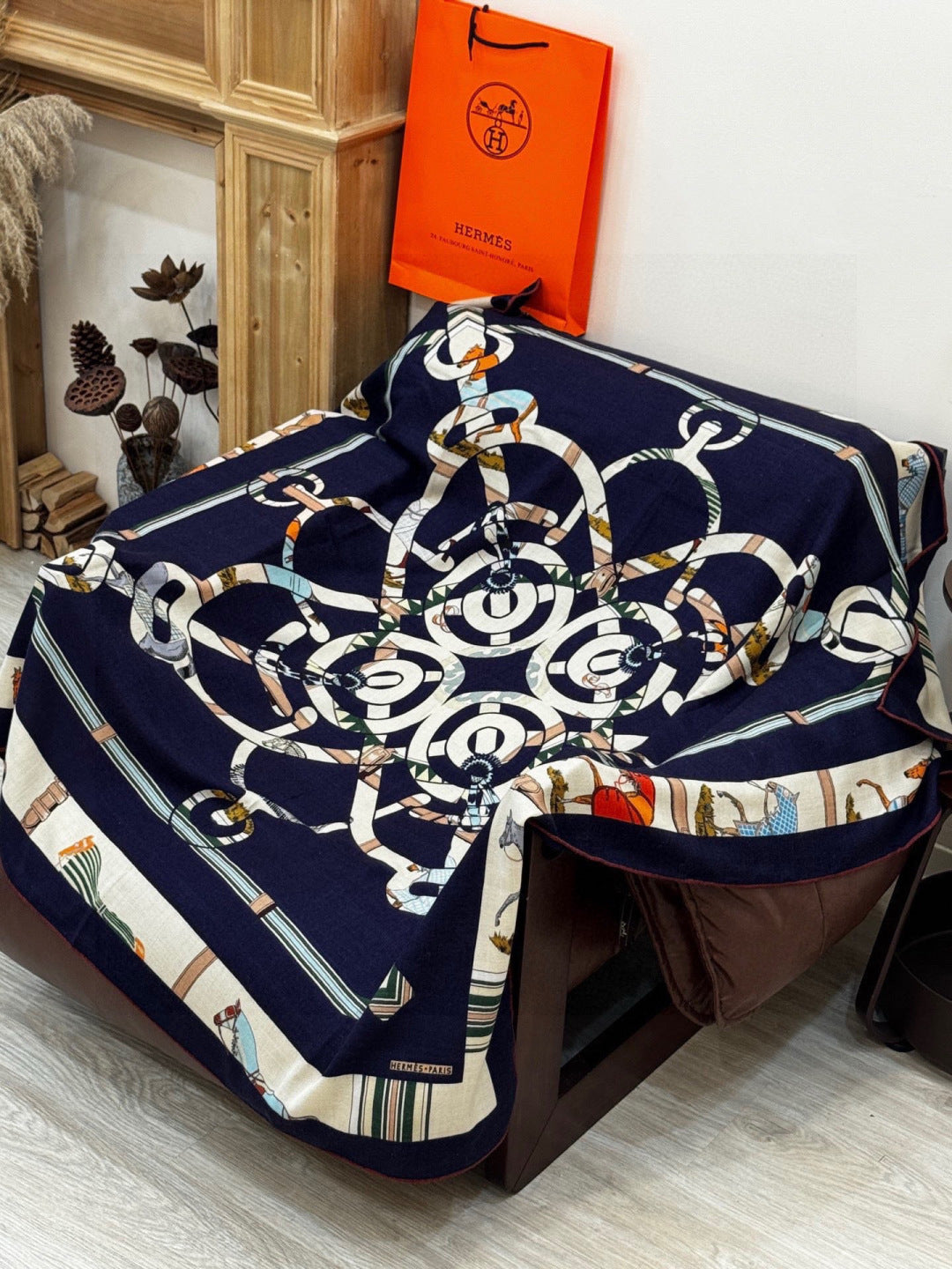 HM 25s Golden Spurs Scarf 140cm Navy Blue Cashmere 976283