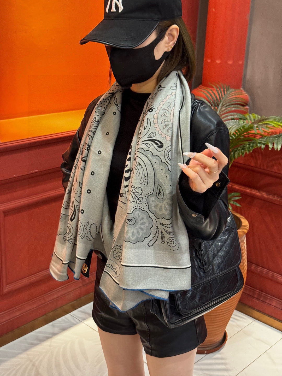 HM 25s Jungle Love Scarf 140cm Gray Cashmere 976285