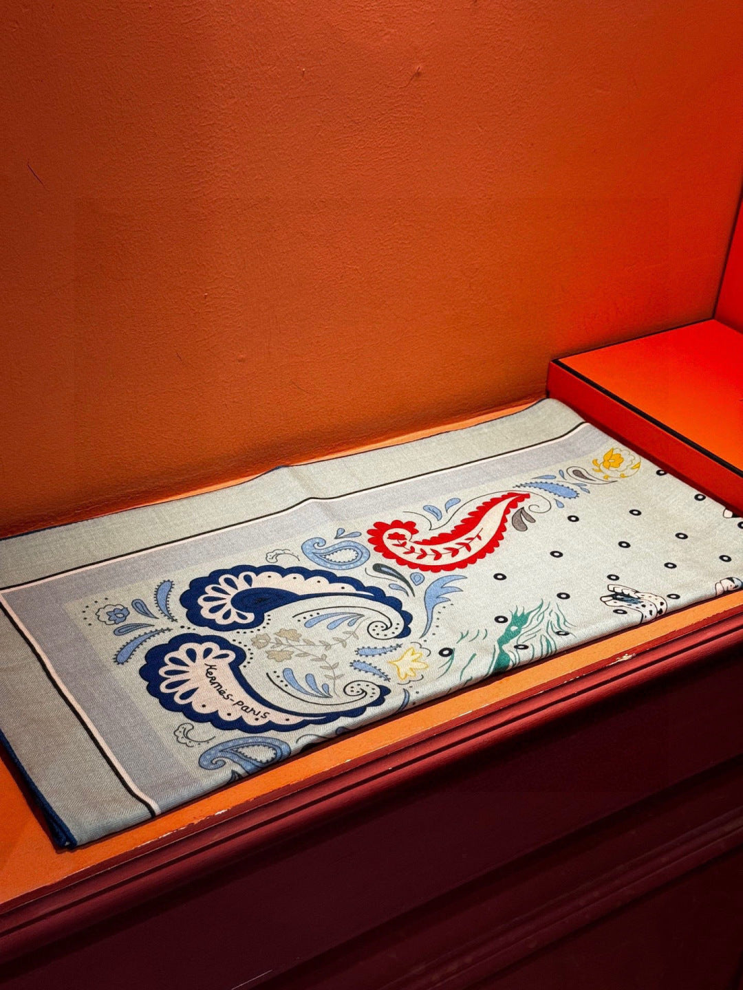 HM 25s Jungle Love Scarf 140cm Light Blue Cashmere 976286