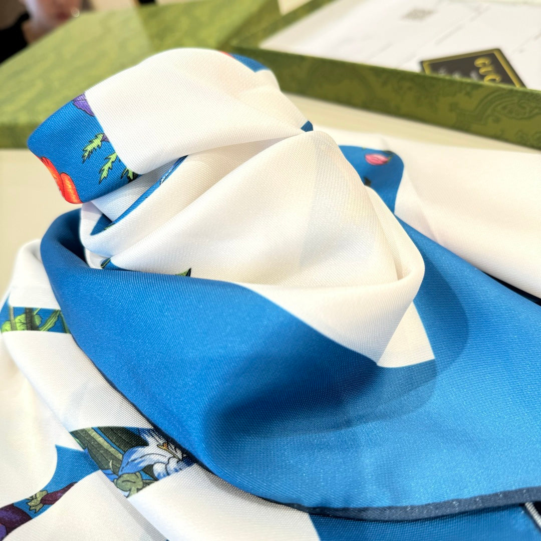 GG Signature Floral Scarf 90CM  White Blue Twill Silk 280695