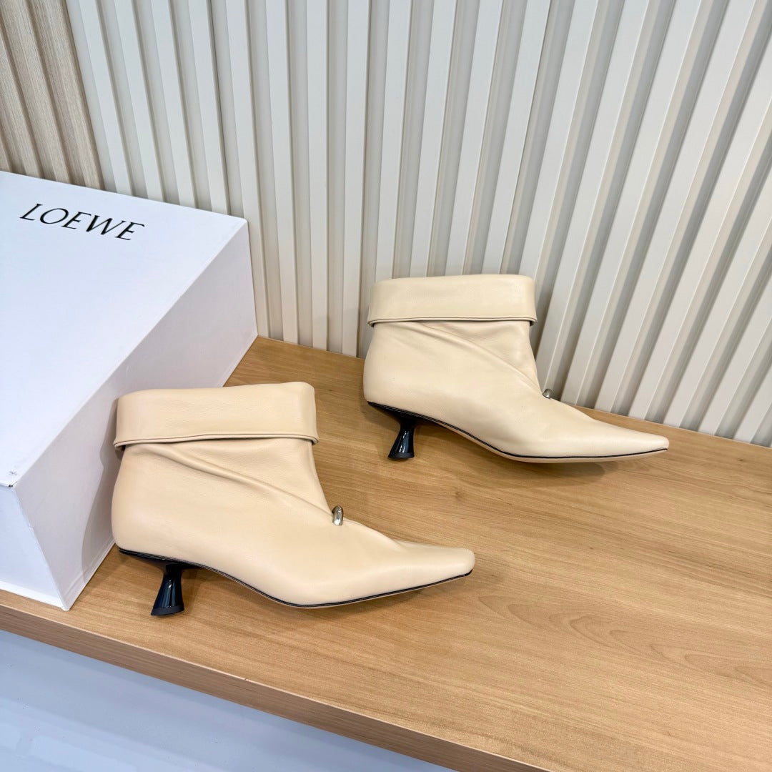 Loewe 2026 Pointed Toe Ankle Boots Leather 147542