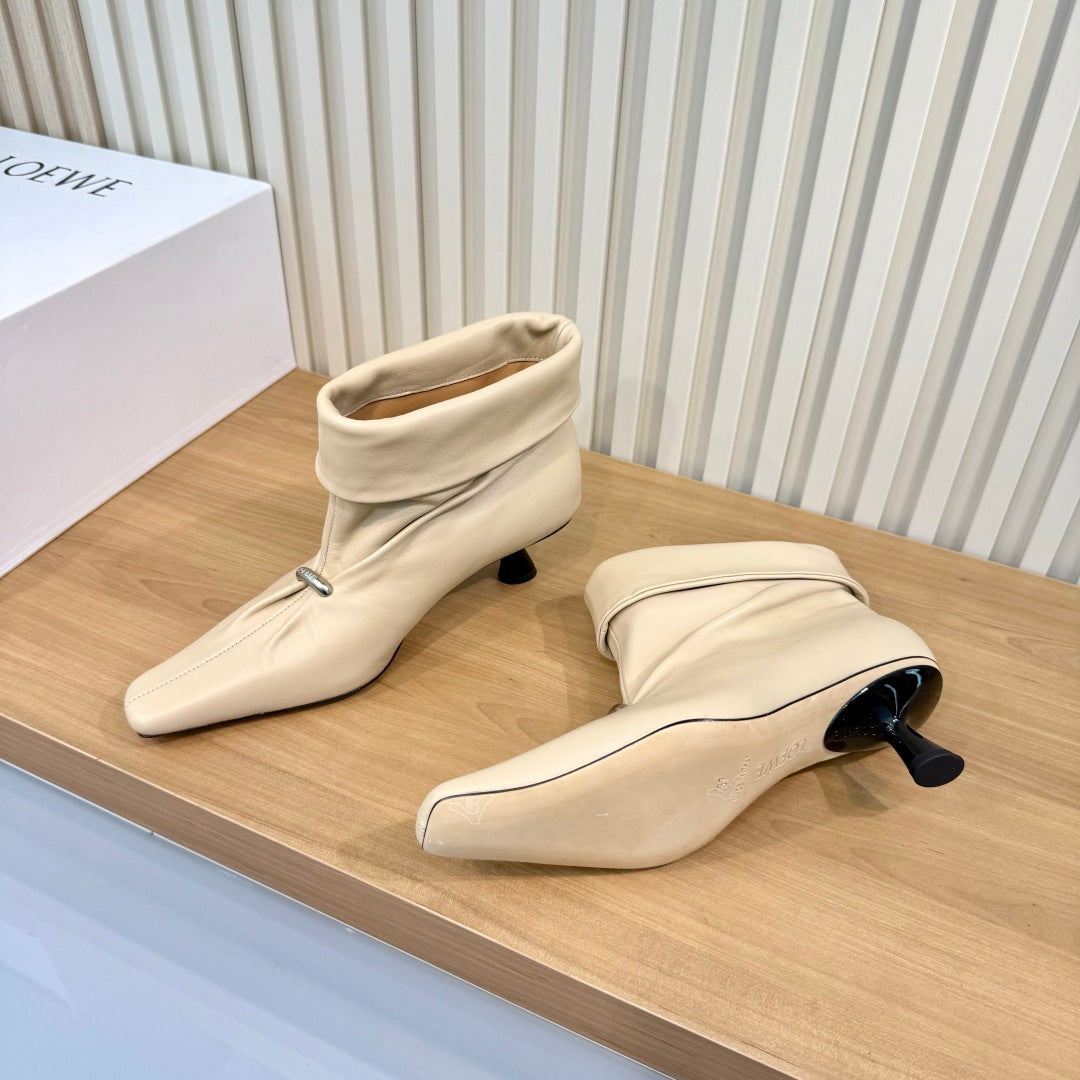 Loewe 2026 Pointed Toe Ankle Boots Leather 147542
