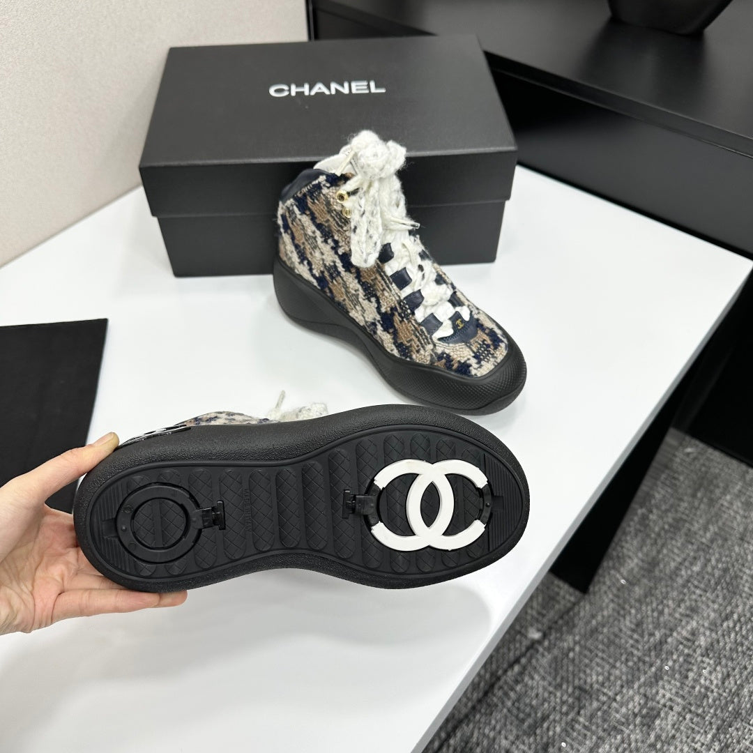 CC 26s Casual Sneakers Black Blue Beige Fabric Sheepskin 626366
