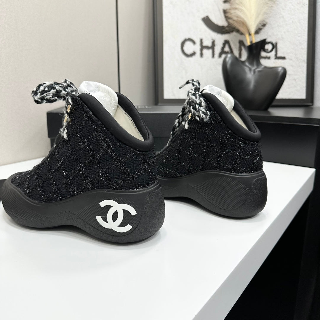 CC 26s Casual Sneakers Black Fabric Sheepskin 626368