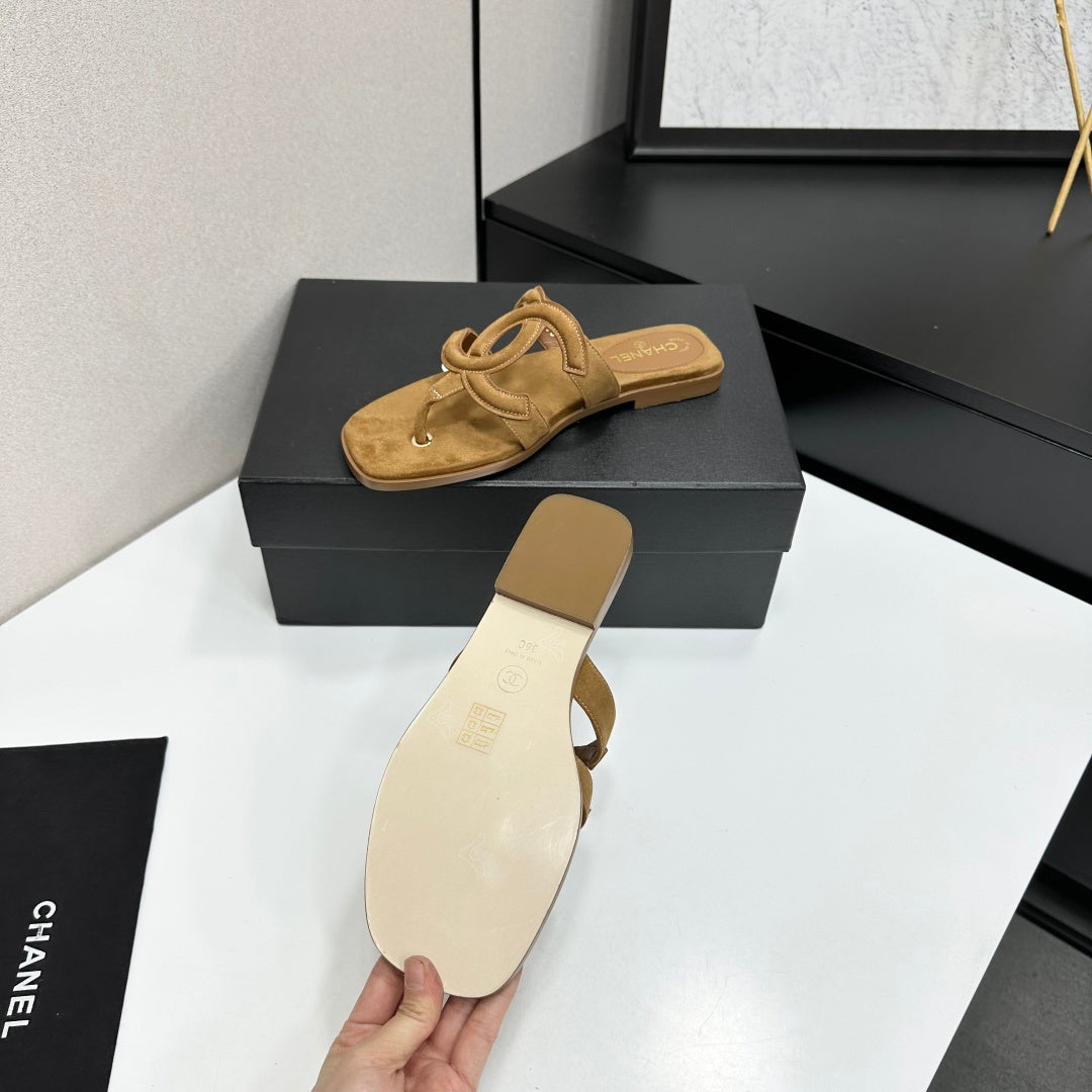 Chanel 2026 Flat Filp-Flops Leather Cowhide 822819
