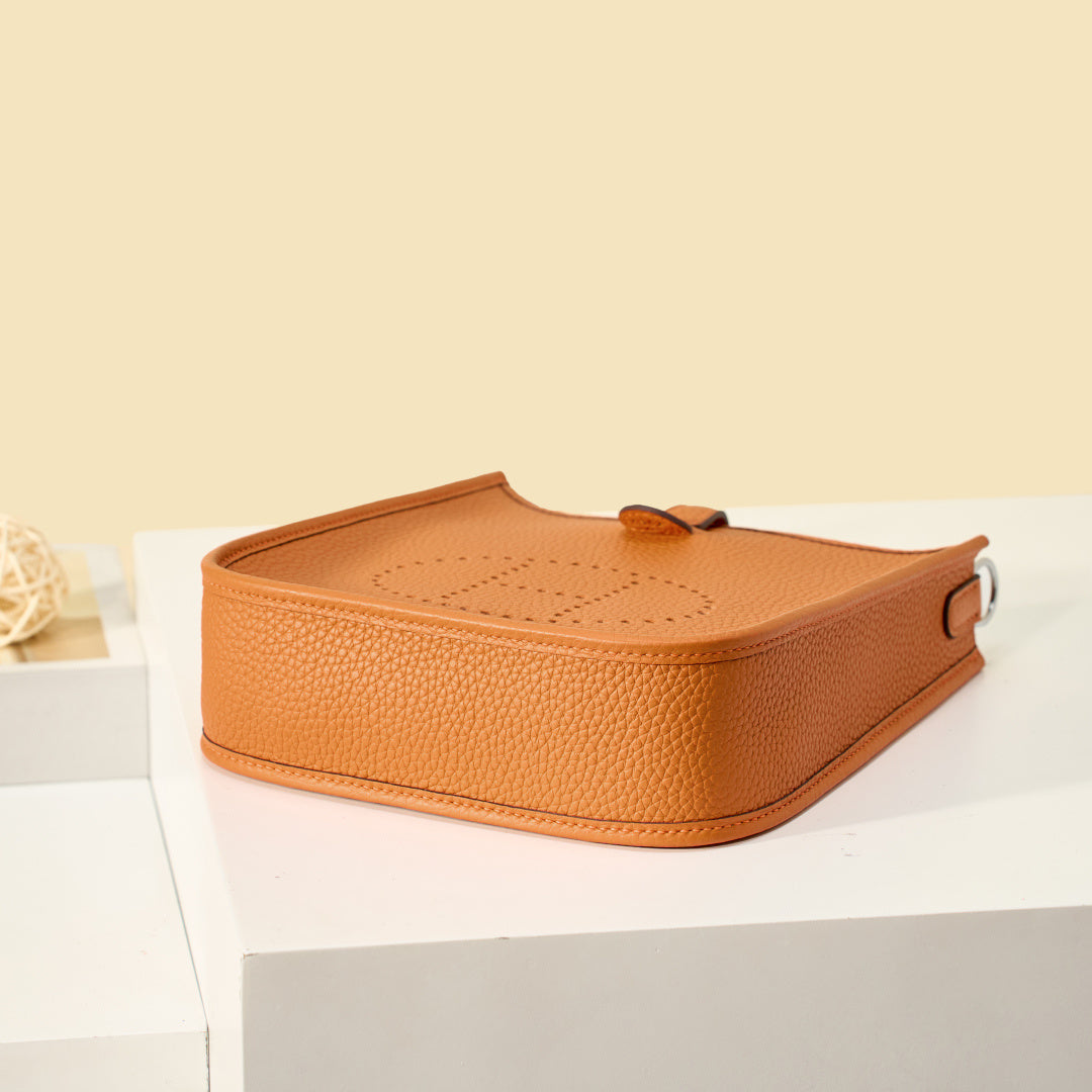 High-end Hermes 2026 Evelyne Bag 17cm Taurillon Clemence Leather 1