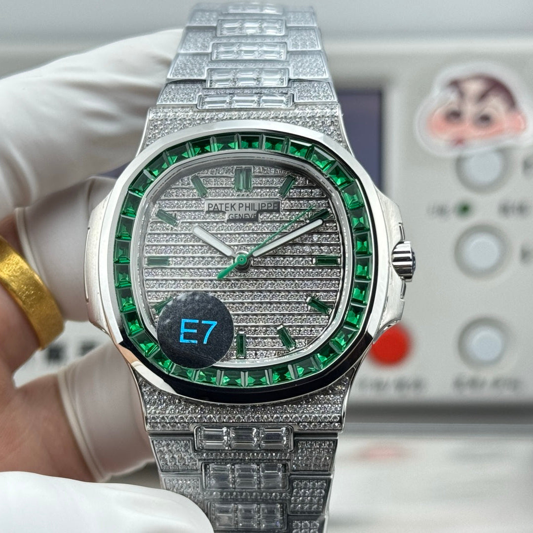 Patek Philippe Nautilus 40mm Emerald Green Benzel With Diamond Watch