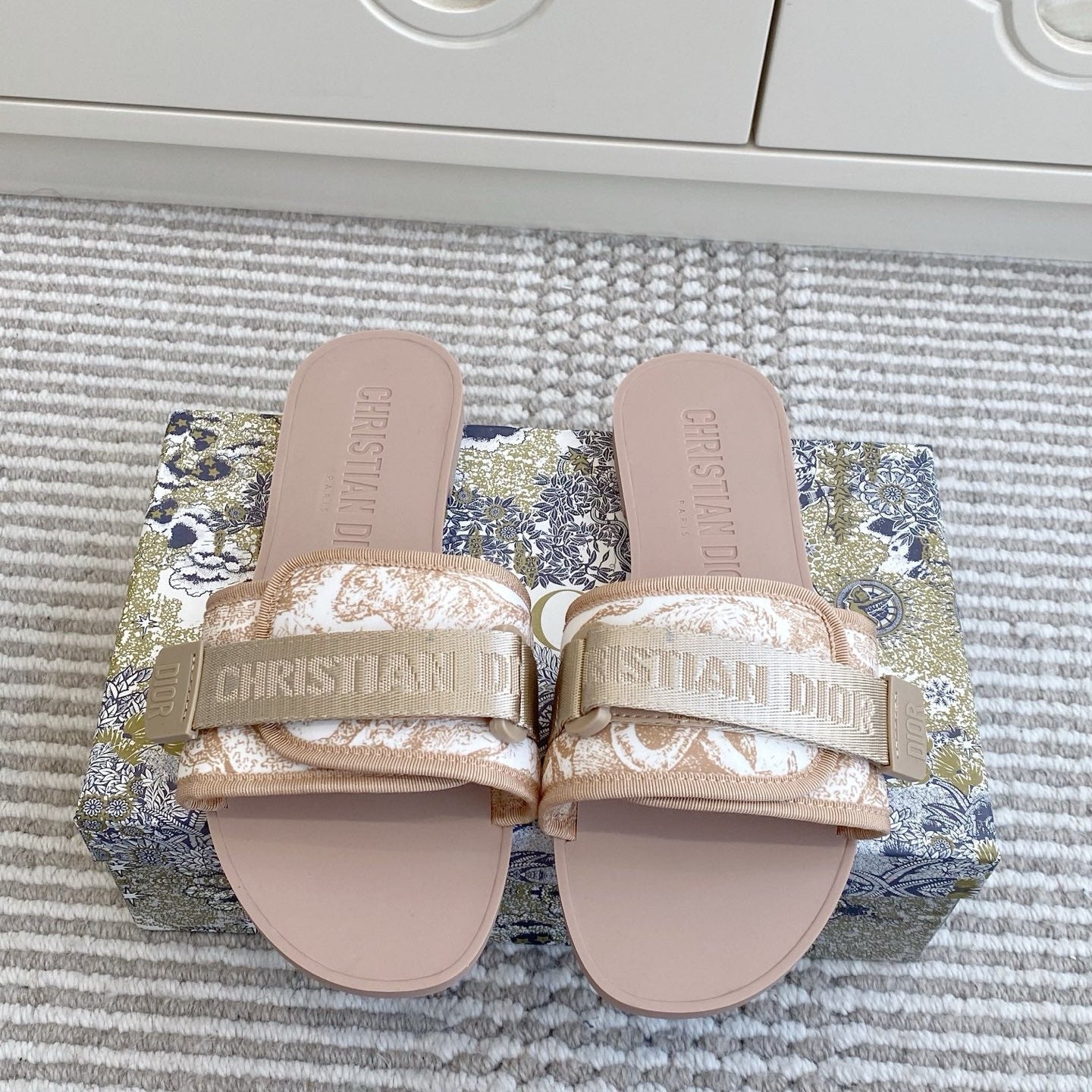 CD 26s Flat Slippers Nude Pink Canvas Rubber 648132