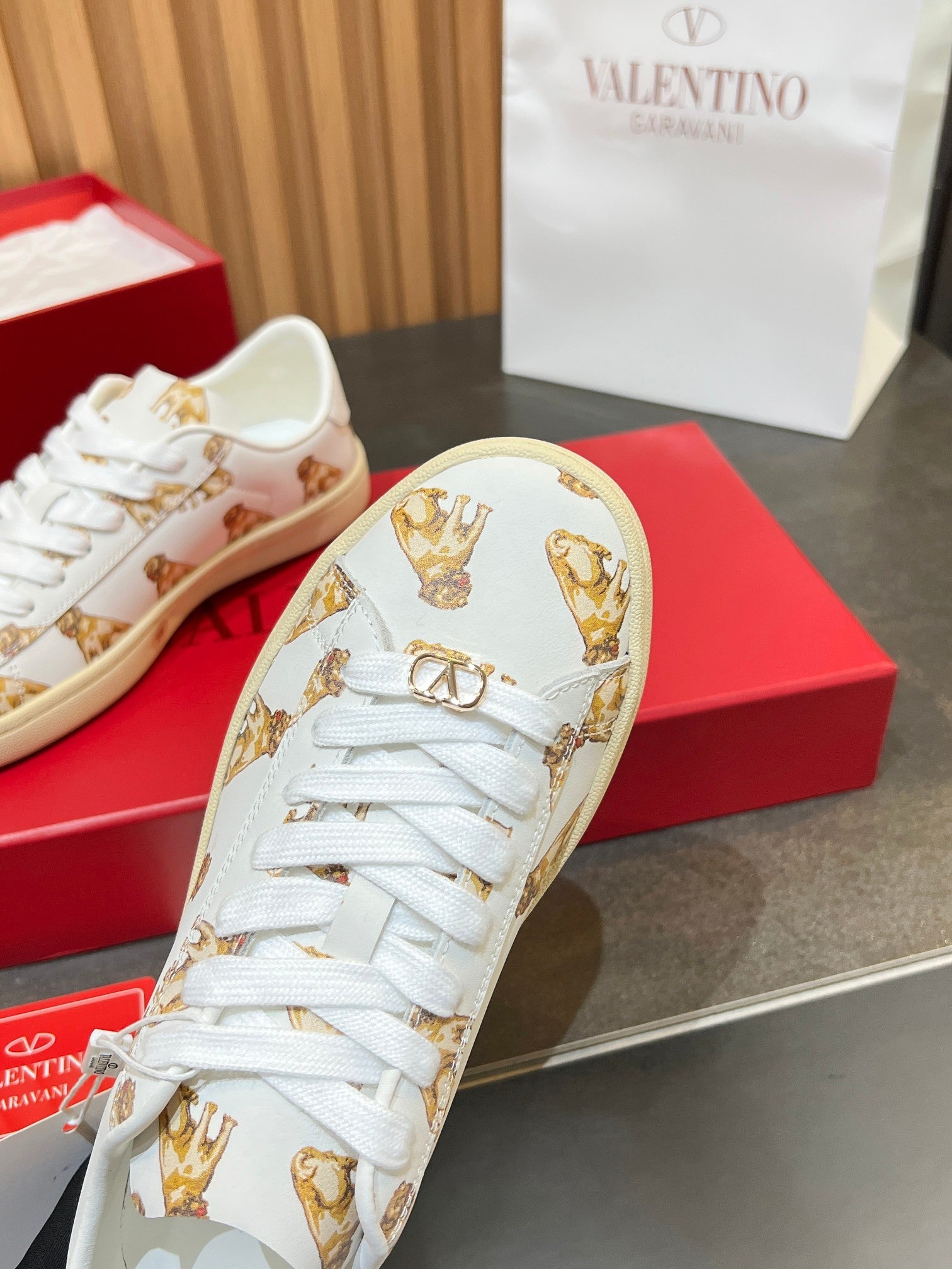 VT 25S  Casual Sneakers  White Yellow Cowhide 563089