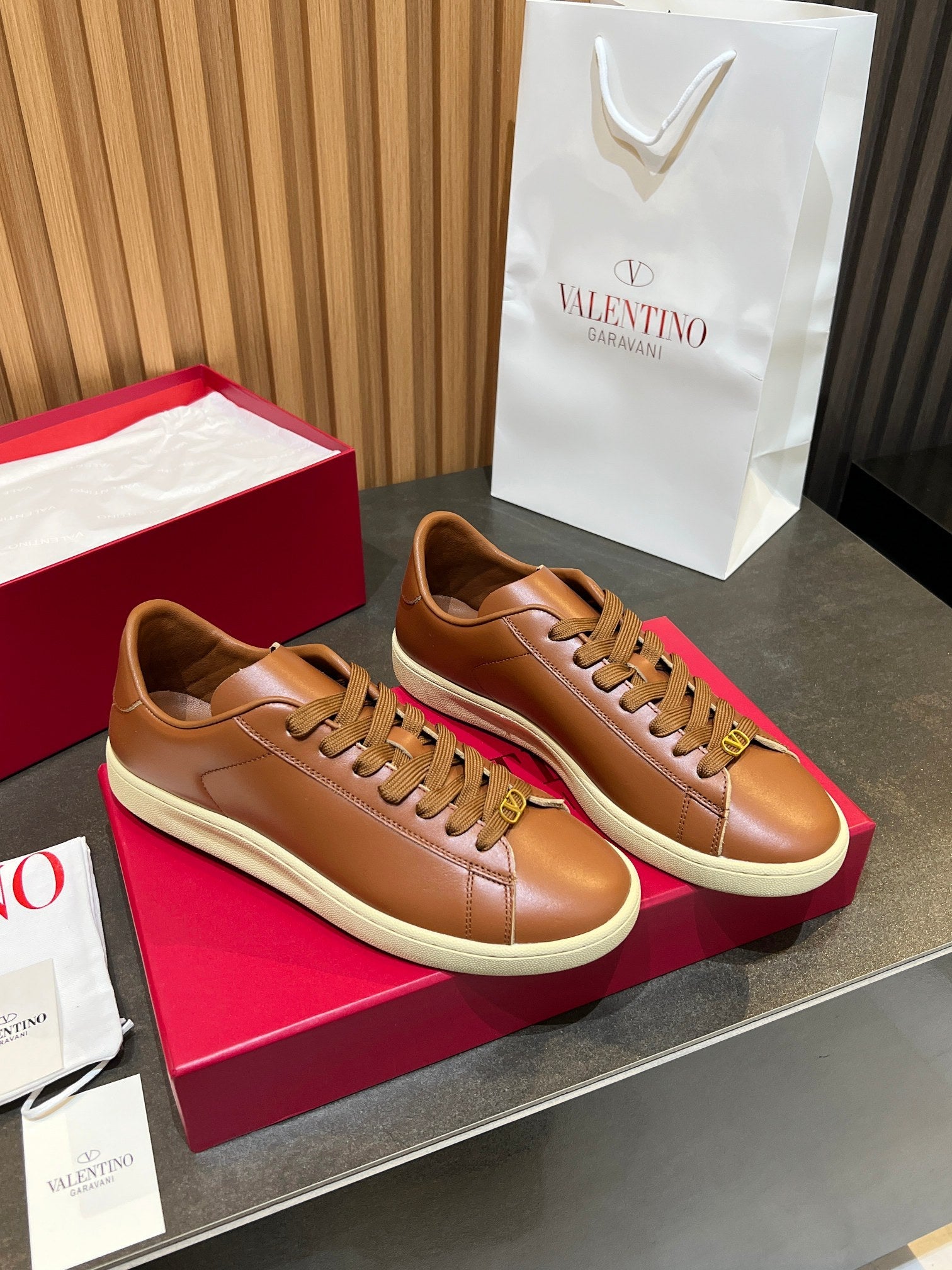 VT 25S  Casual Sneakers Camel Brown Cowhide 563093