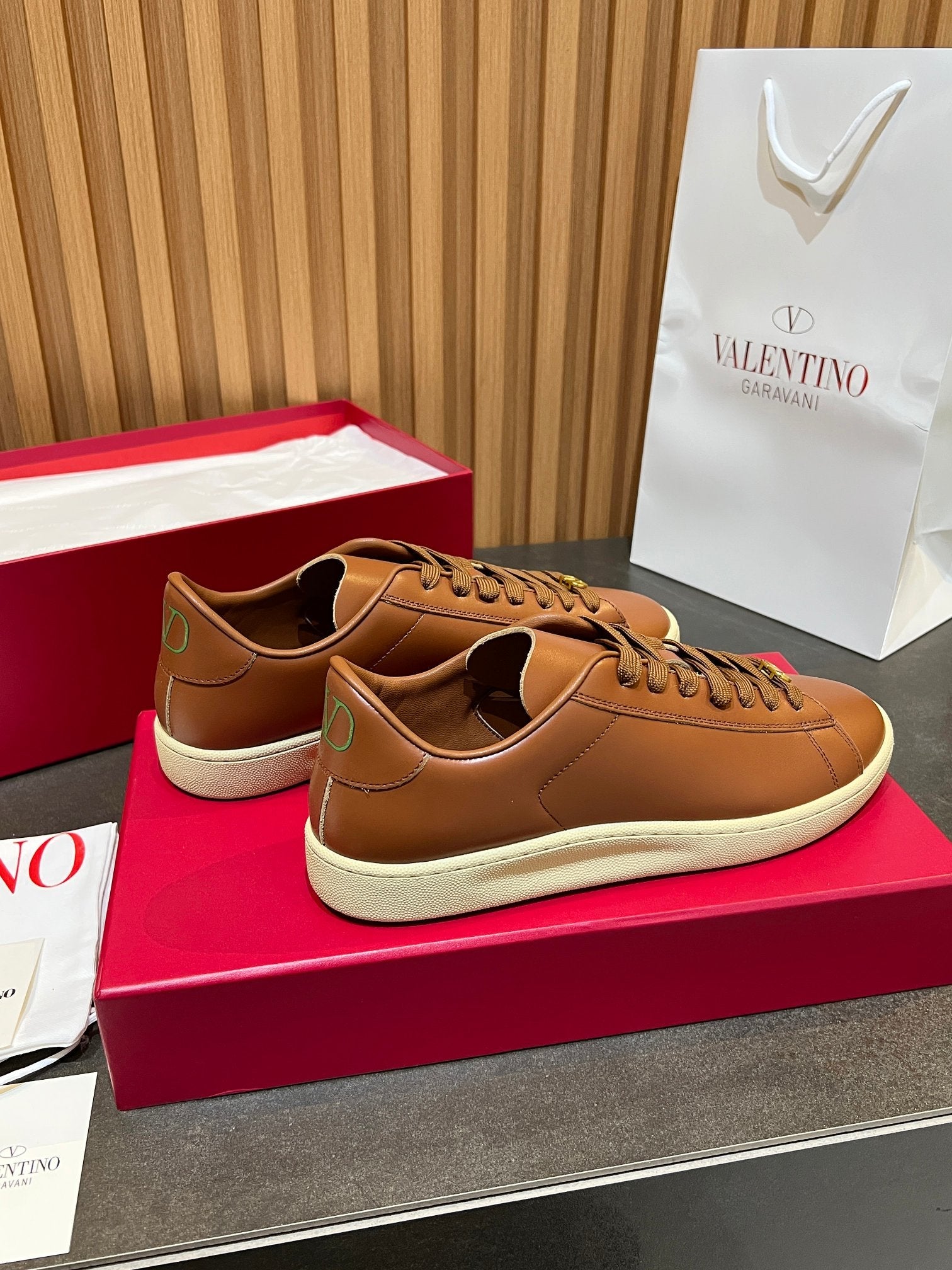 VT 25S  Casual Sneakers Camel Brown Cowhide 563093