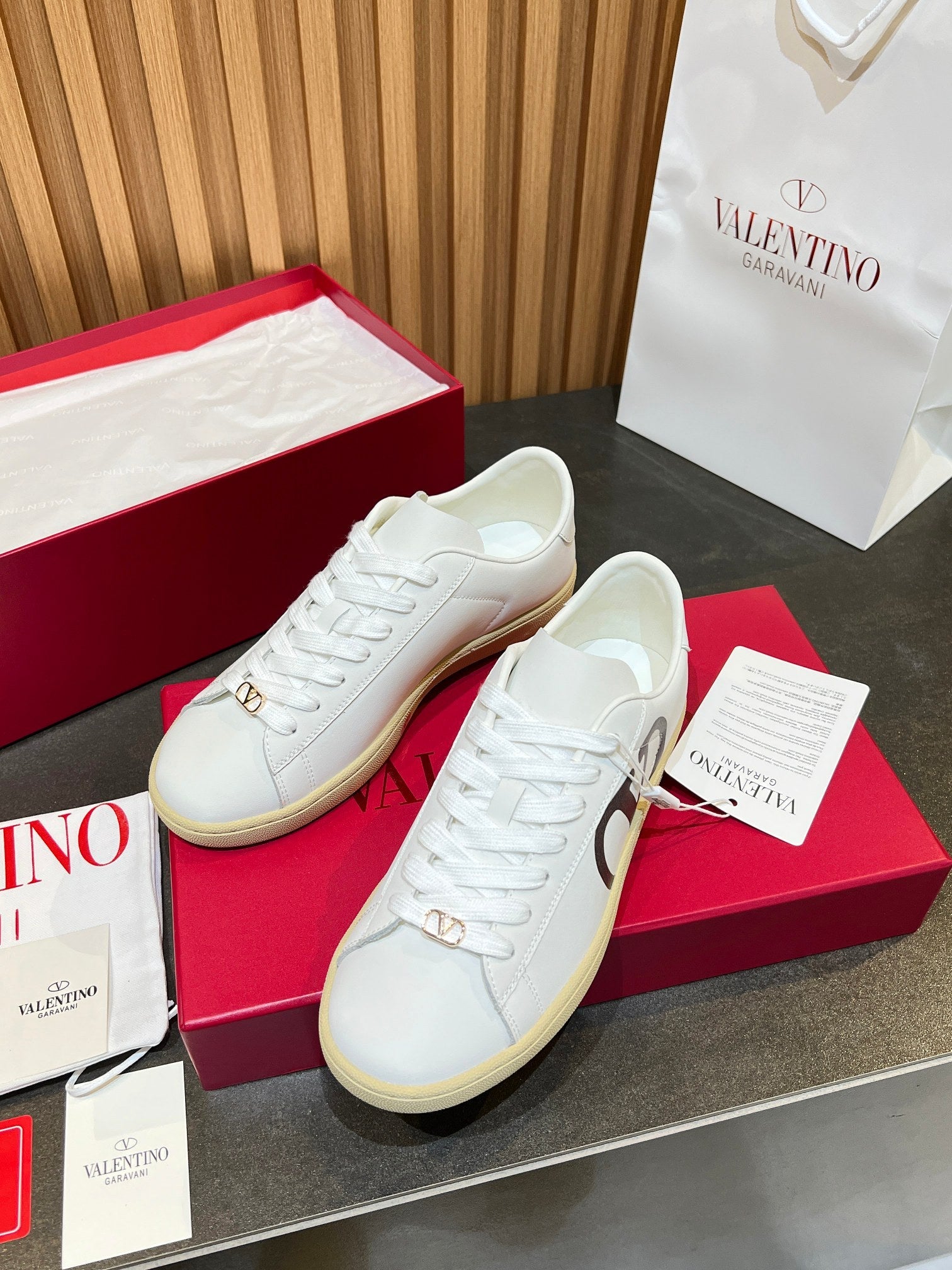 VT 25S  Casual Sneakers White Black Cowhide 563094