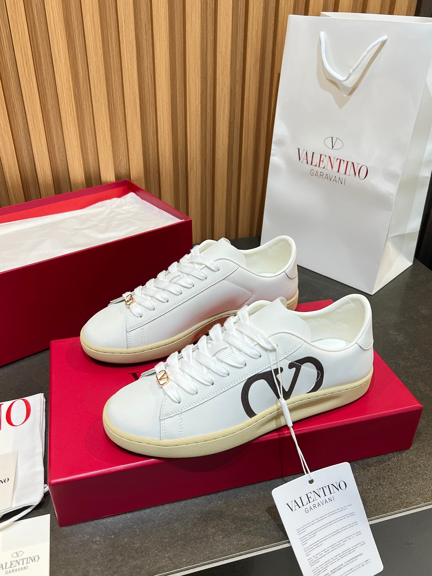 VT 25S  Casual Sneakers White Black Cowhide 563094