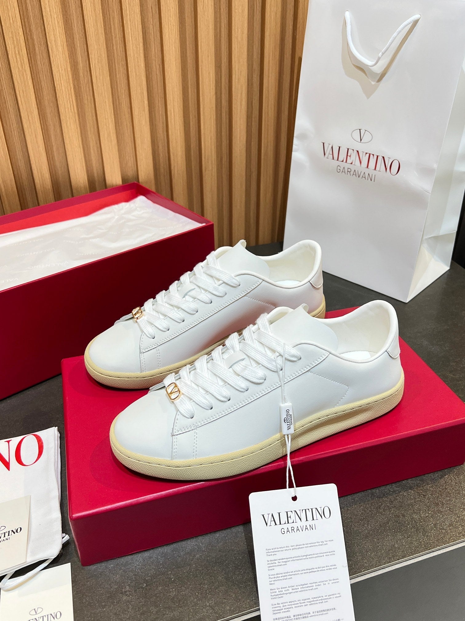 VT 25S  Casual Sneakers White Cowhide 563095