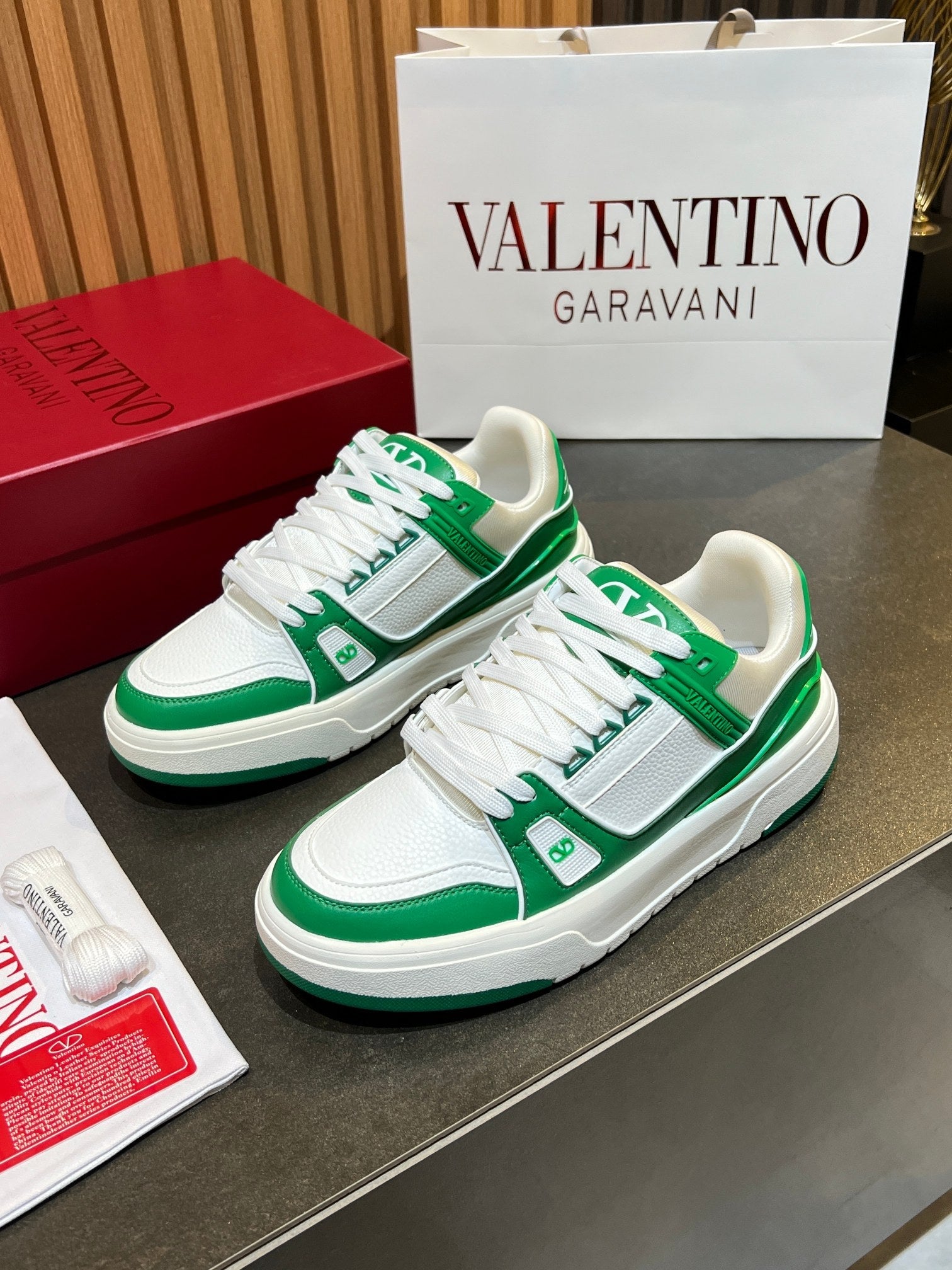 VT 25S Couple Sneakers White Green Calfskin 563111