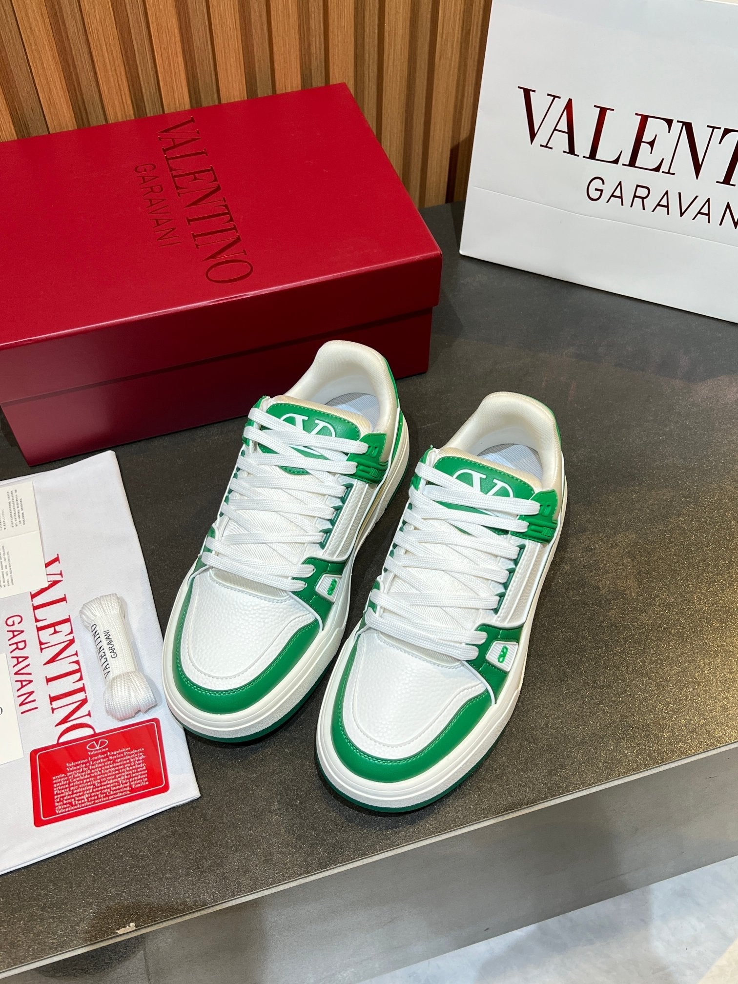 VT 25S Couple Sneakers White Green Calfskin 563111
