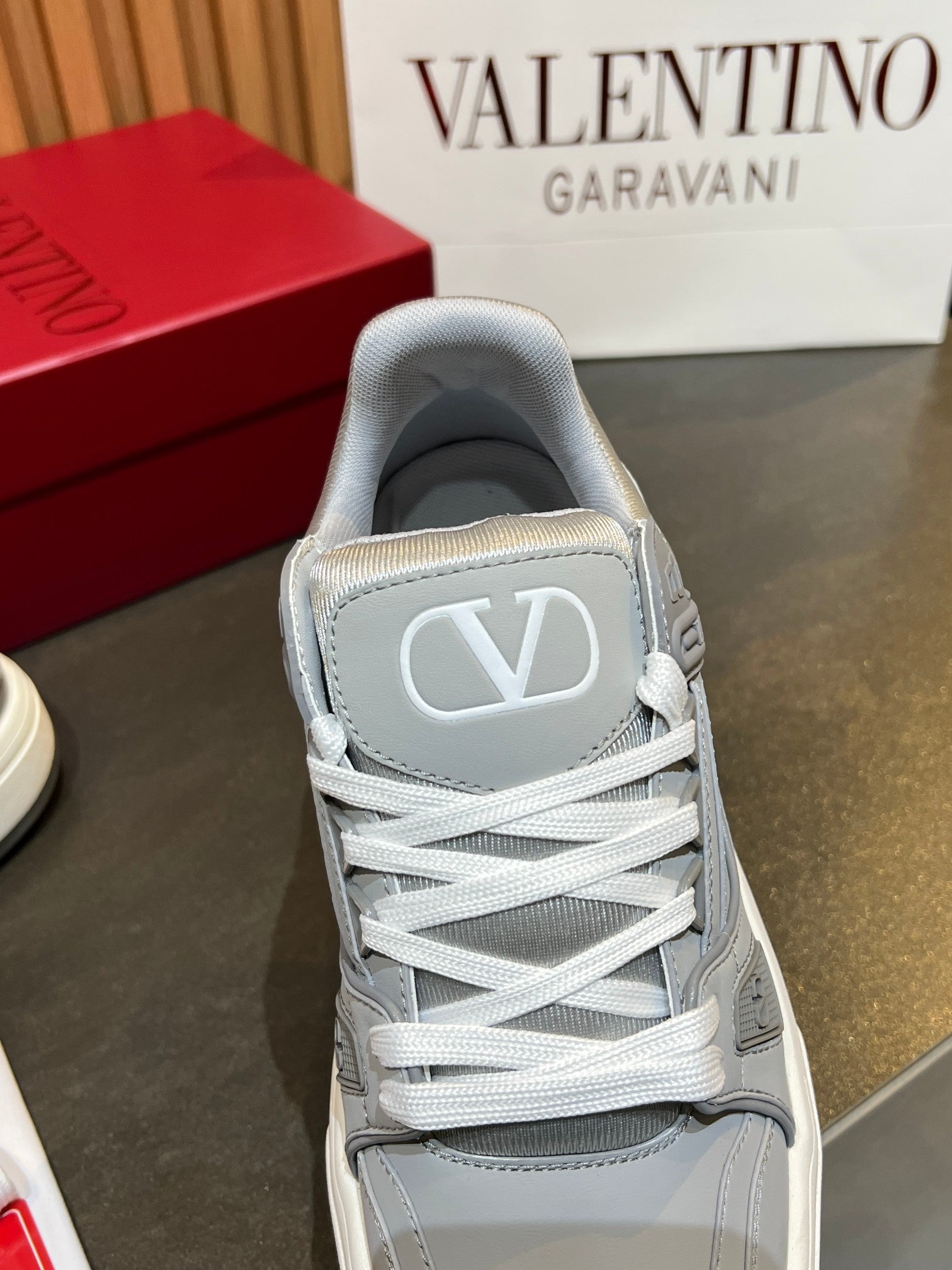 VT 25S Couple Sneakers Gray Calfskin 563121