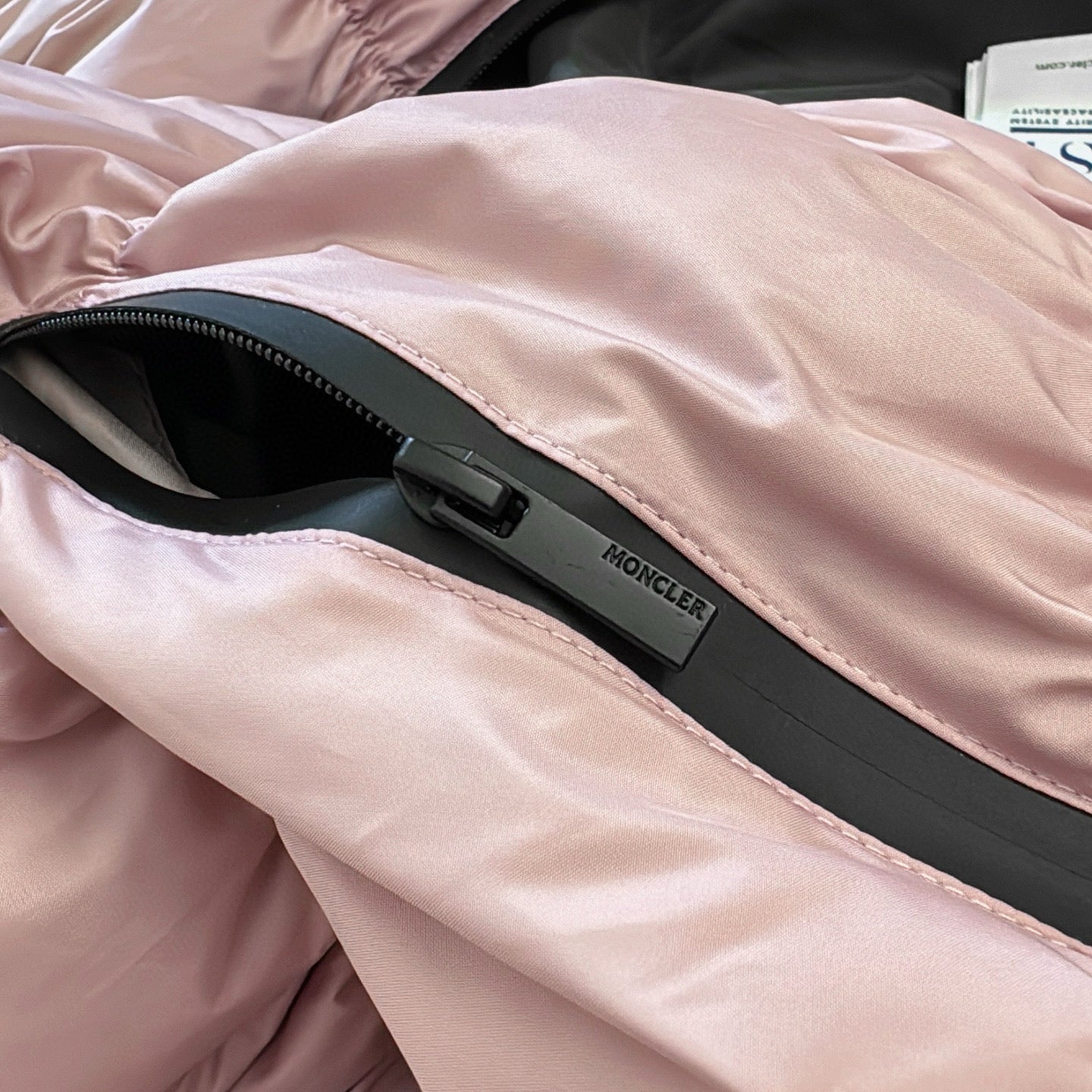 Moncler 2025 Apriate Vest Pink Polyester Down