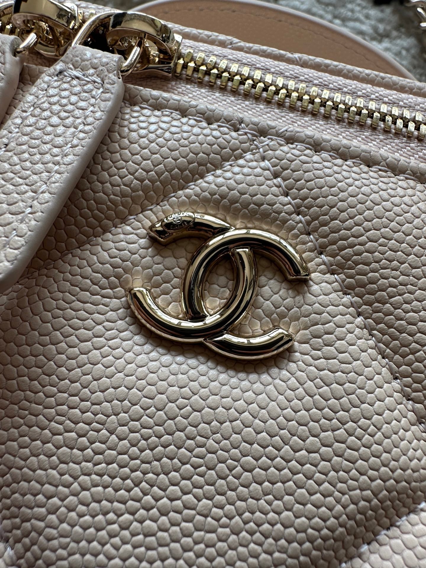 Chanel 2025 Vanity 17cm Bag Light Beige Caviar Leather 320296
