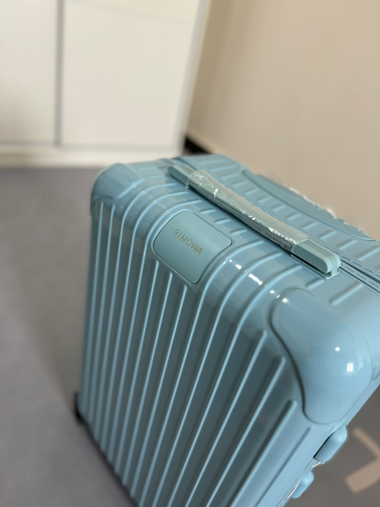 Rimowa 2025 Essential Suitcase Glacier Blue Polycarbonate 274073
