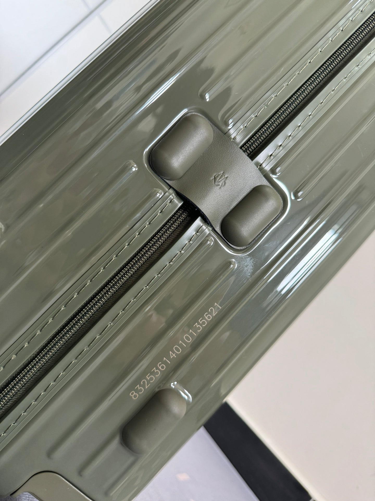 Rimowa 2025 Essential Suitcase Cactus Green Polycarbonate 274079