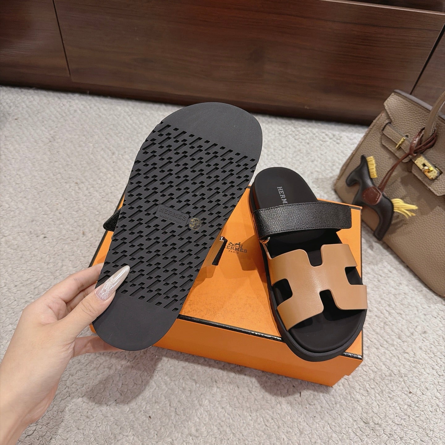 Hermes 2026 Chypre Sandal Brown Black Calfskin And Epsom Calfskin 960077