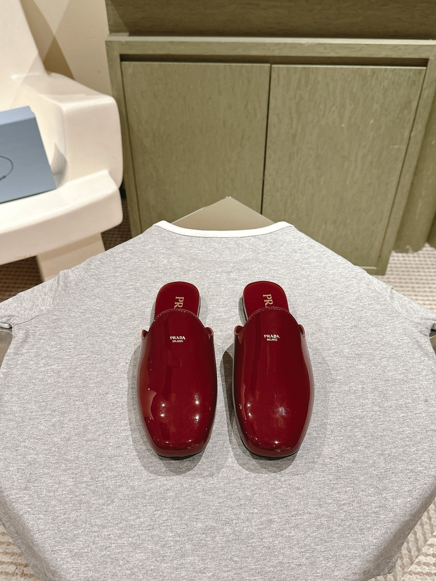 PRA 2026S Flats Mule Dark Red Patent Leather 657681