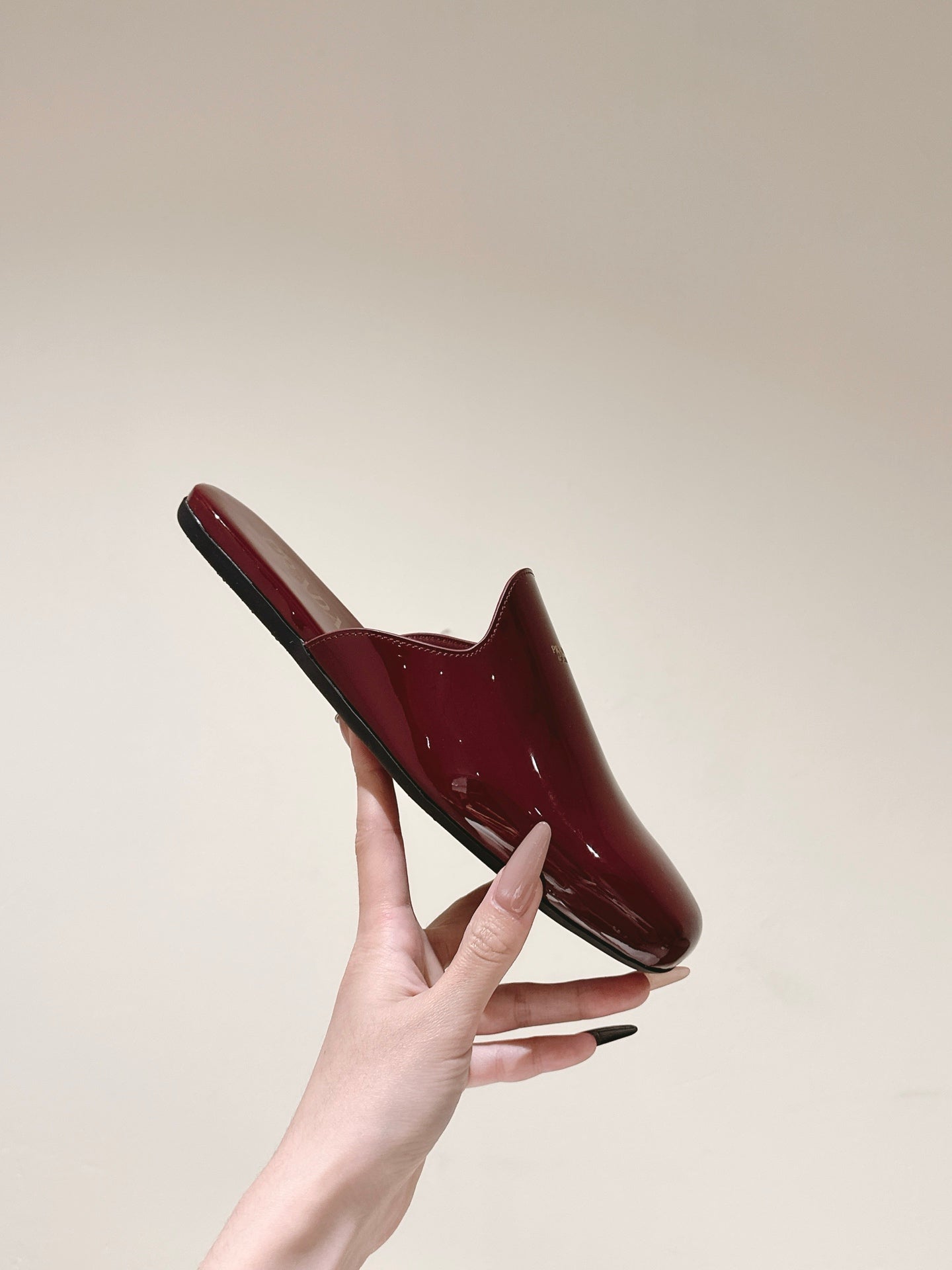 PRA 2026S Flats Mule Dark Red Patent Leather 657681