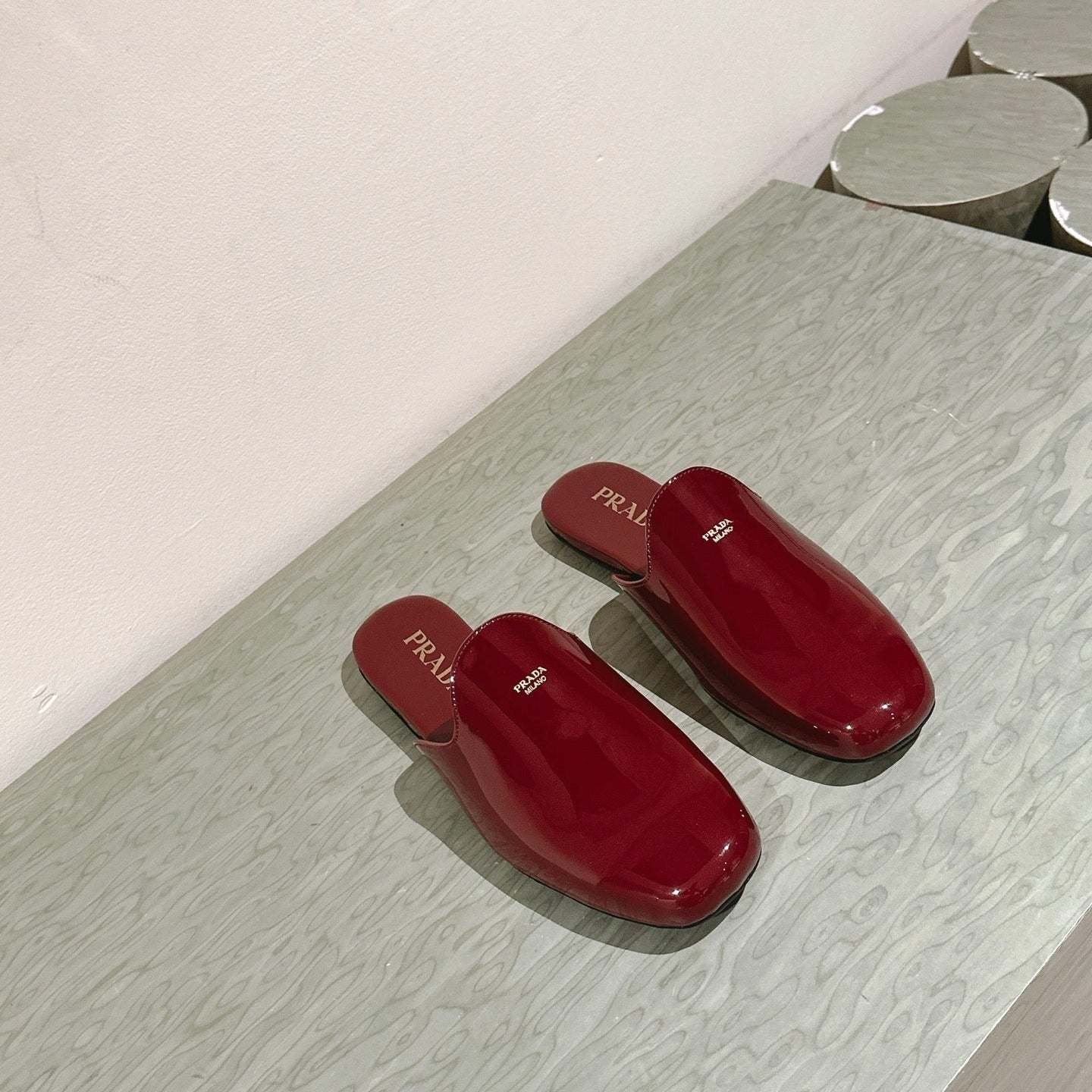 PRA 2026S Flats Mule Dark Red Patent Leather 657681