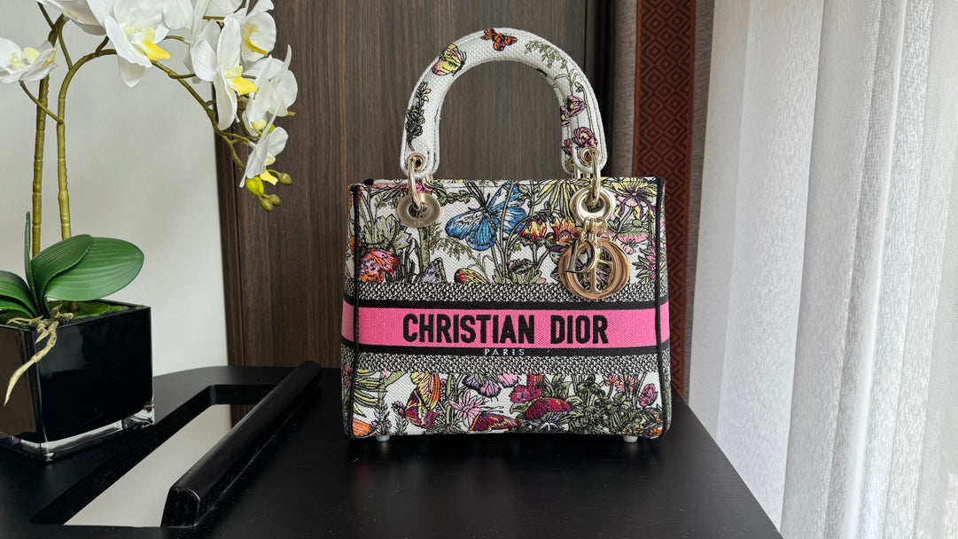 medium lady 24 black pink flower embroidery