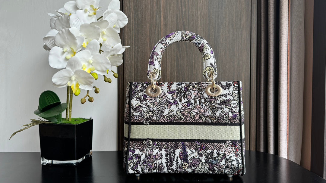 medium lady 24 multicolor flower embroidery