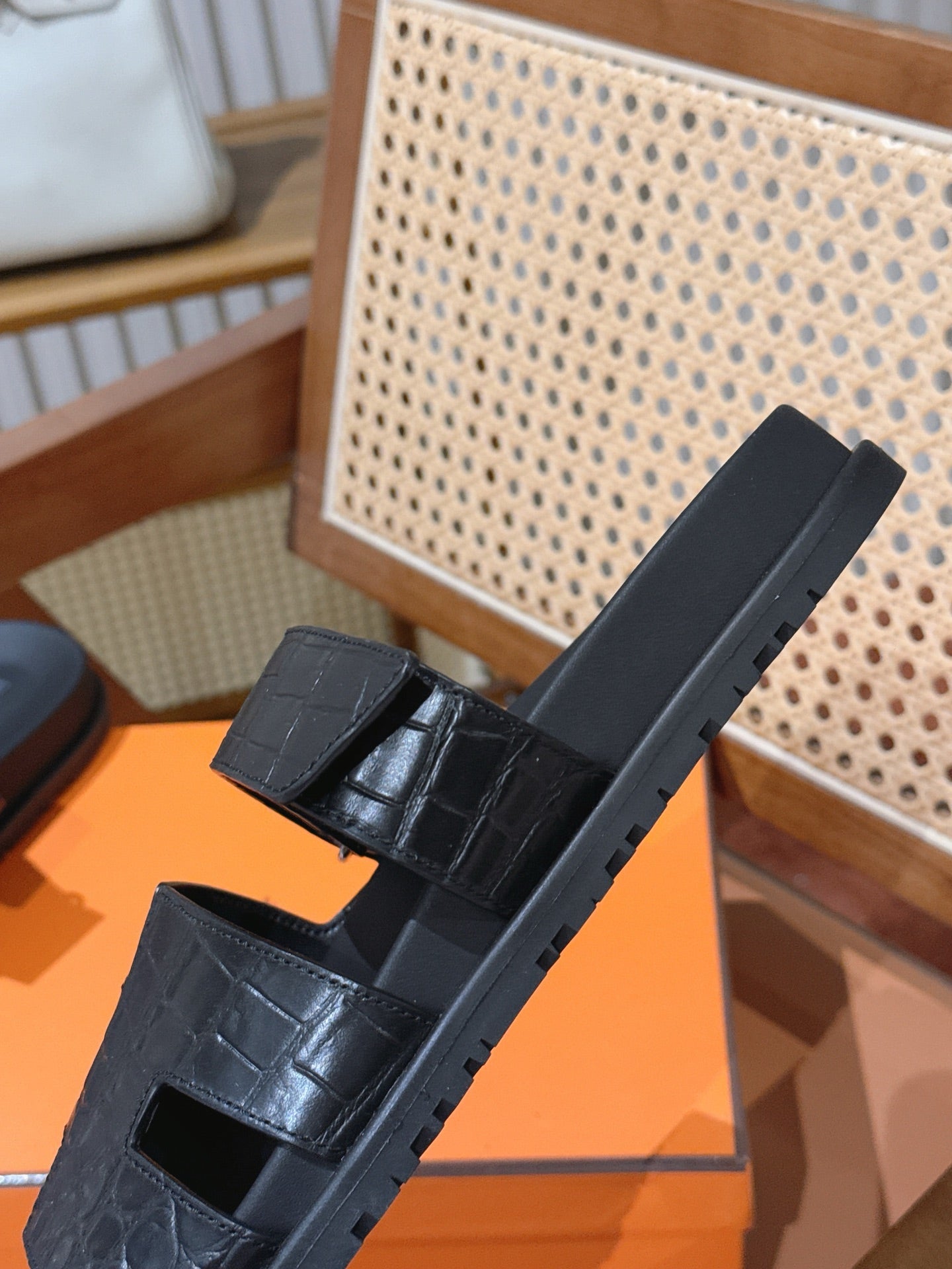 Hermes 2026 Chypre Sandal Crocodile-patterned Cowhide 969065