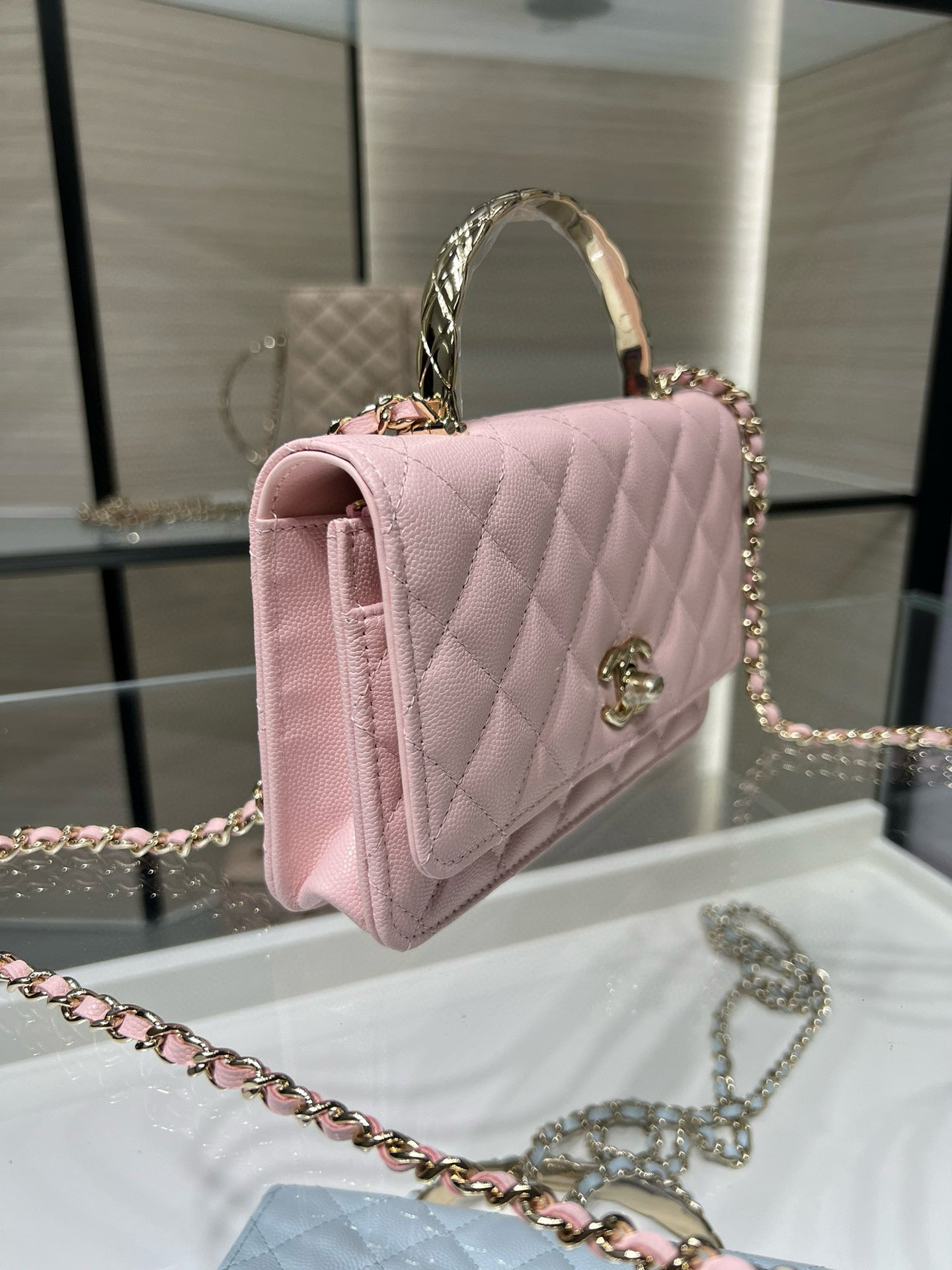 cc 25S Woc Top Handle 19cm Pink Grained Calfskin Light Gold Hardware