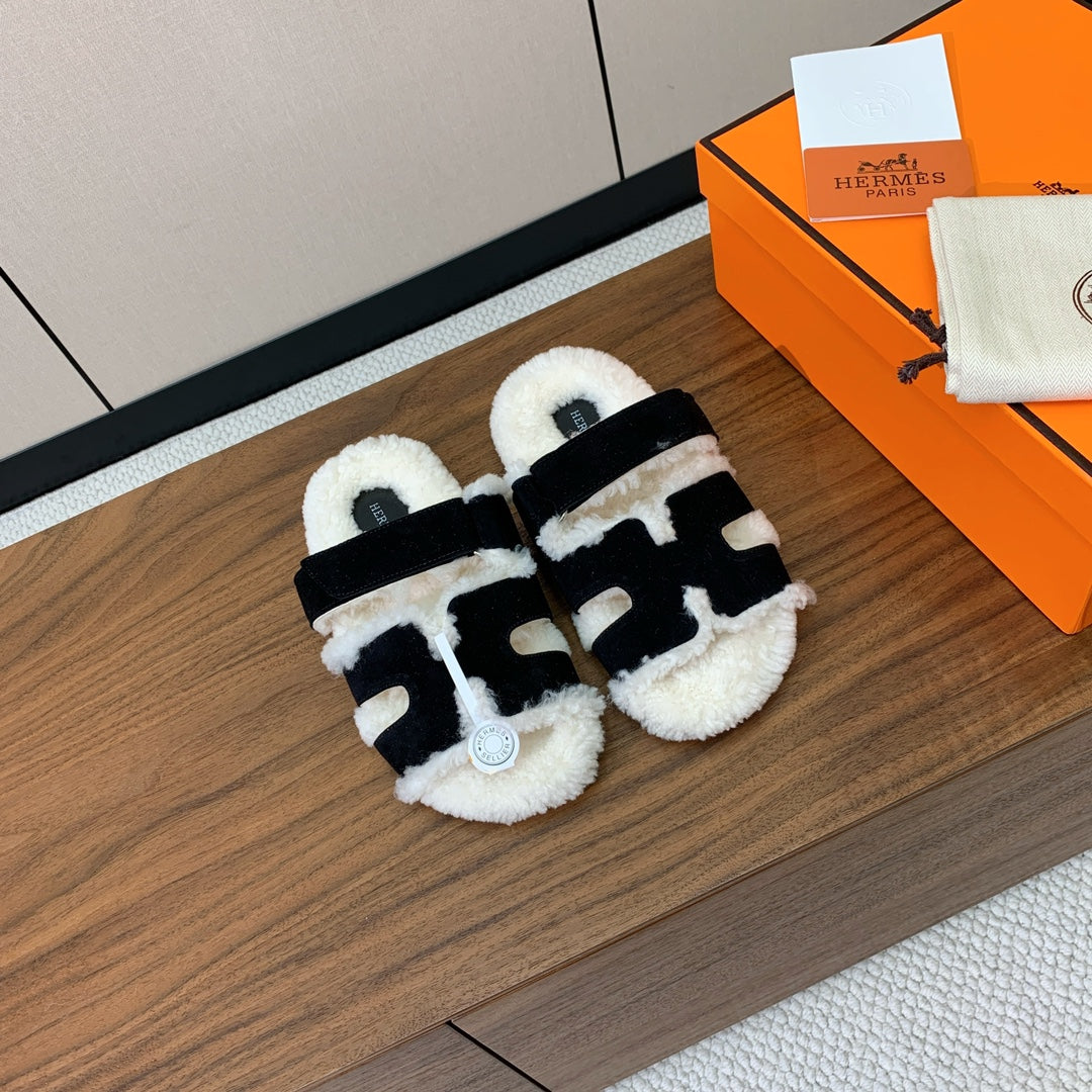 HM Chypre Sandal In Black Mix White Fleece And Suede 984199