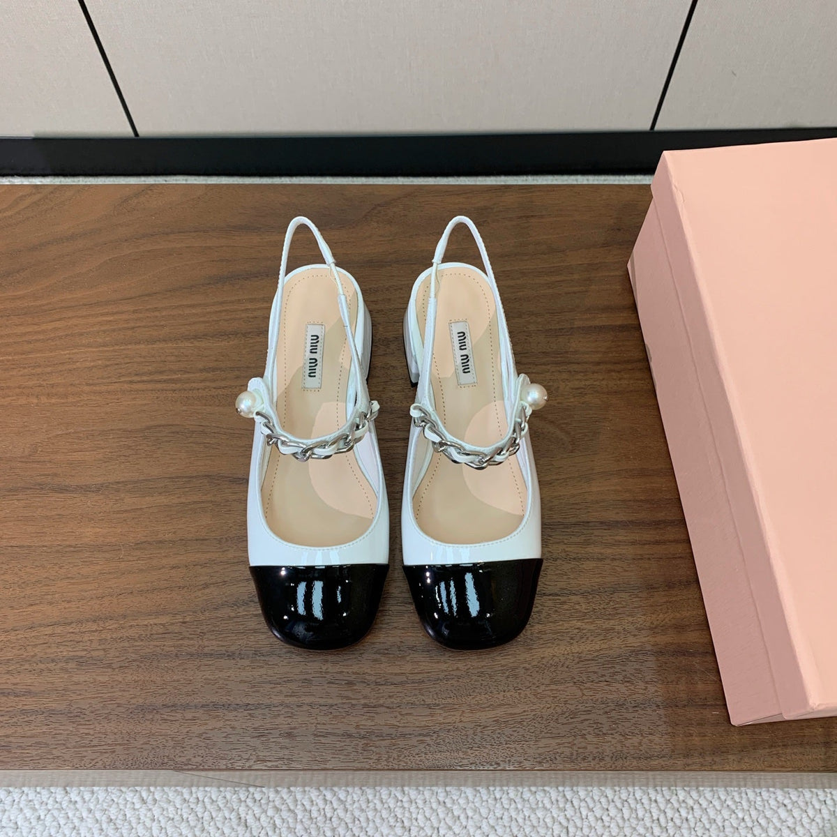 Miumiu 2026 Slingback 45mm White Black Patent Leather 945705