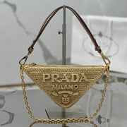 TRIANGLE BAG 26 IN BEIGE WOVEN RAFFIA GOLD CHAIN