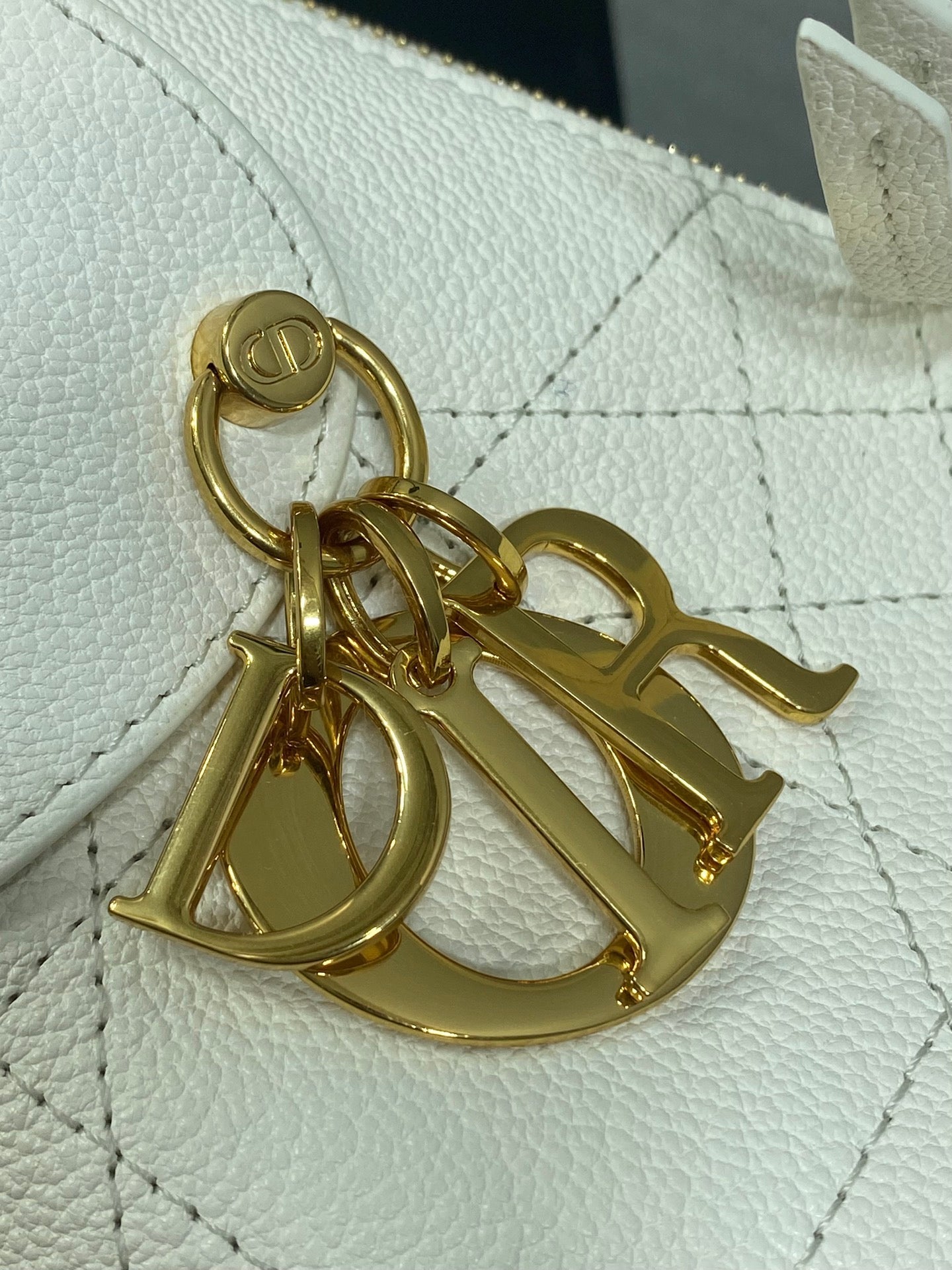 Dior 2025 Voyage Bag 23cm White Grained Calfskin 267760