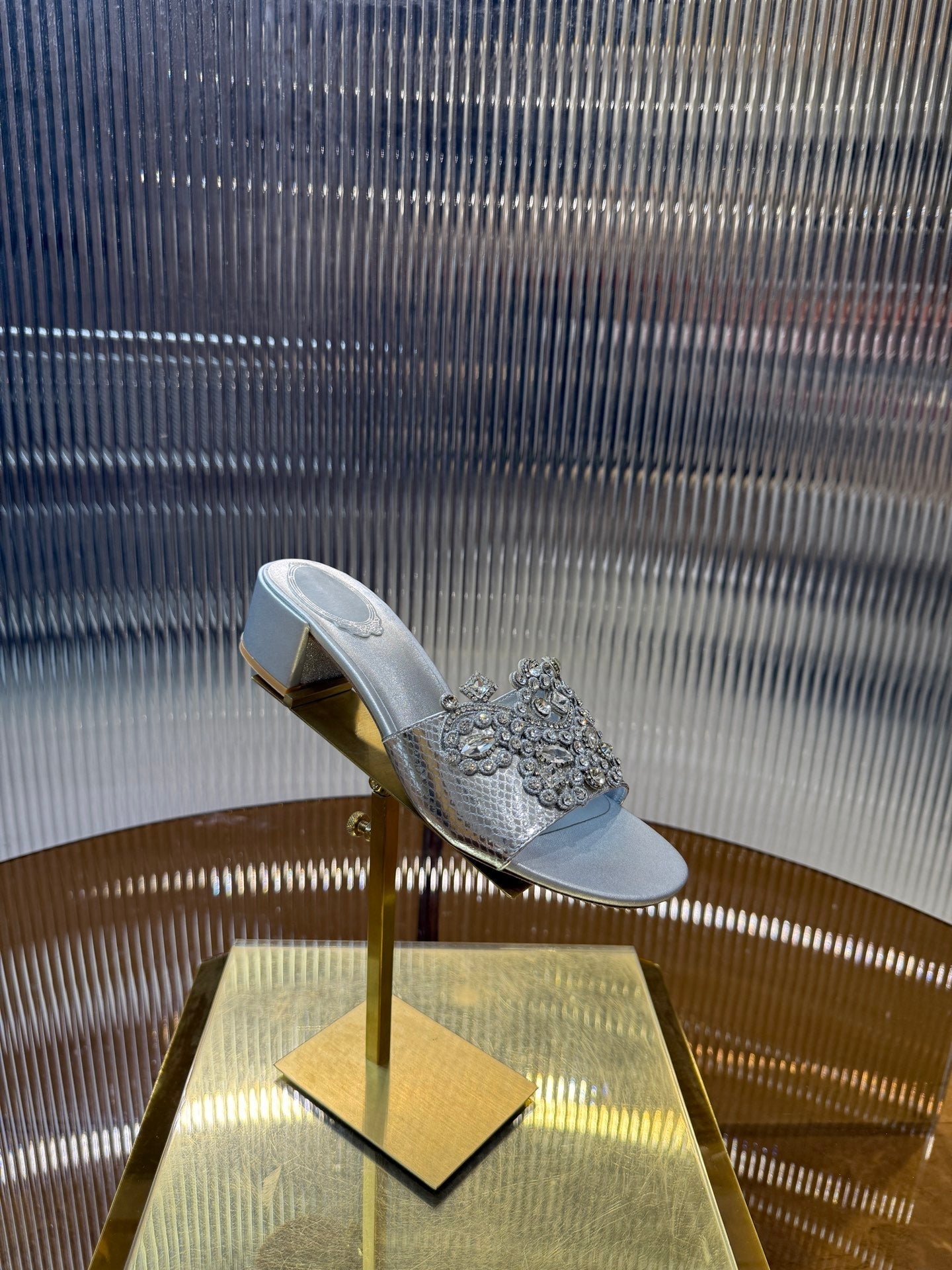 RC 25C Slippers 4.5cm Silver Sheepskin Rhinestones 310641