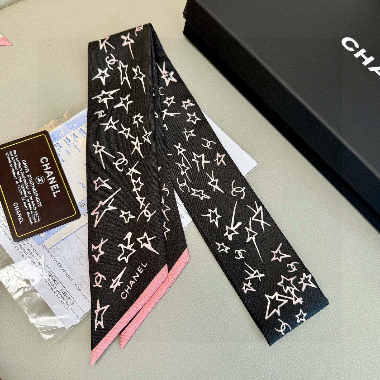 CC  Twilly Mini Star 120cm Black White Mulberry Silk 941929