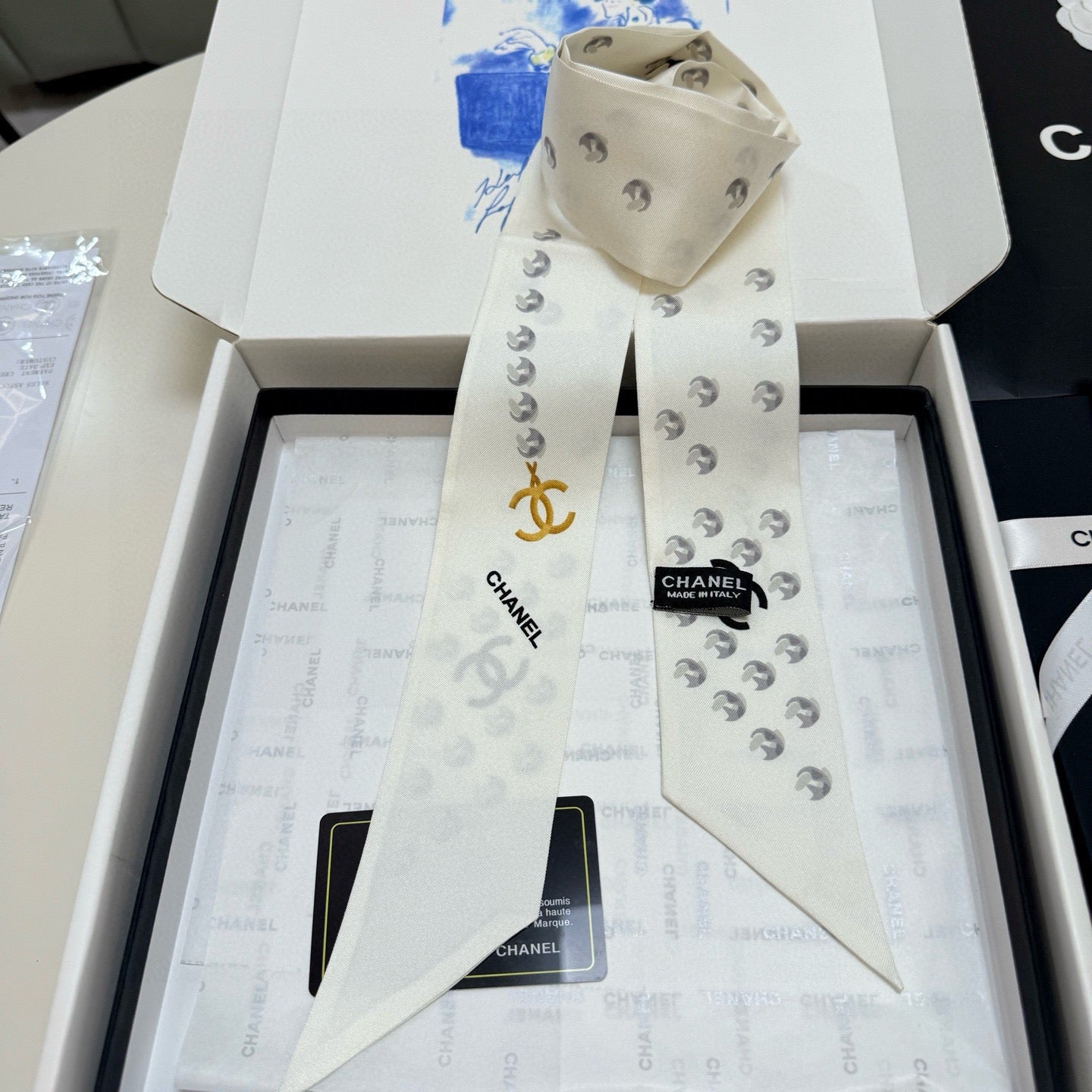 CC  Twilly Mini Scarf 120cm White Mulberry Silk 949112