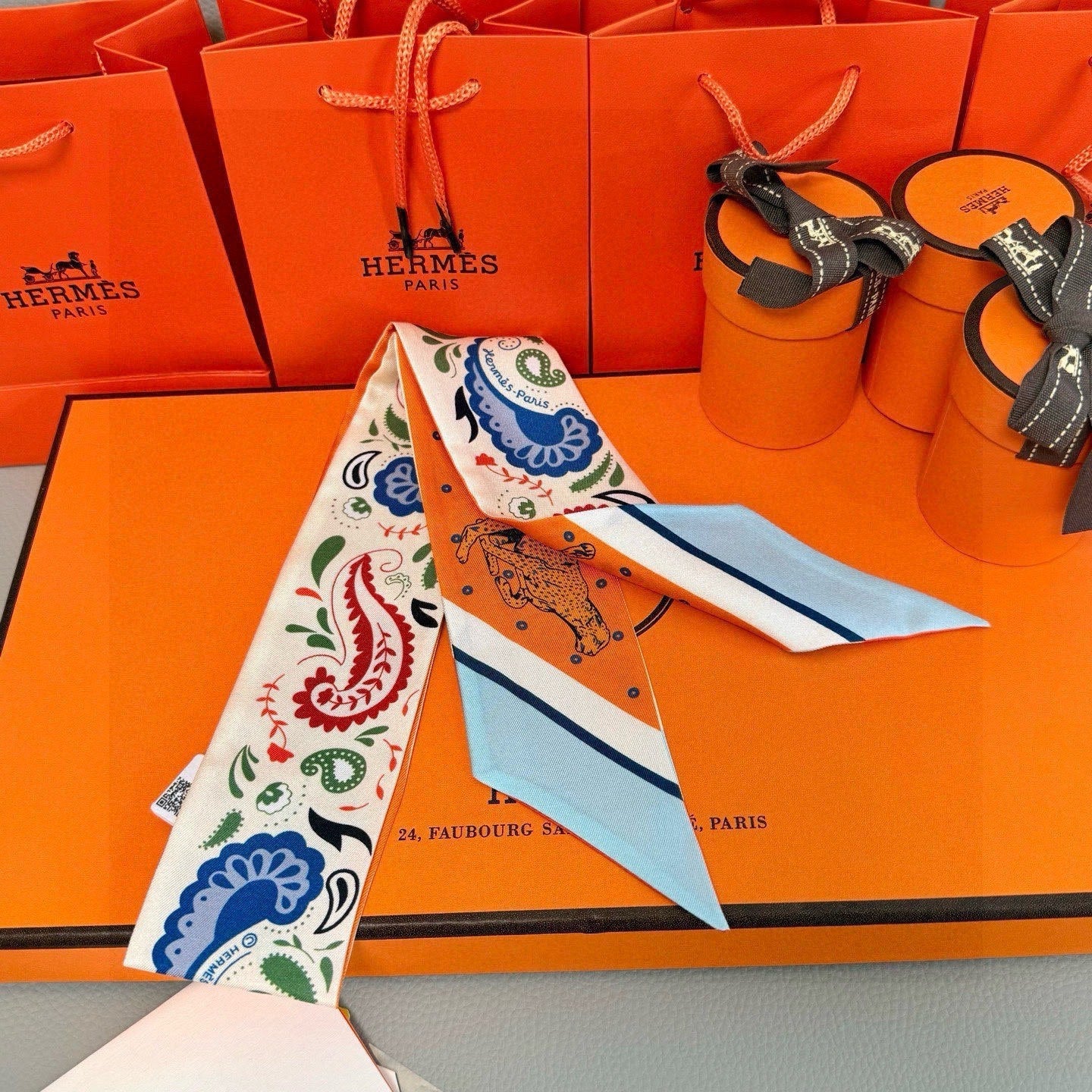 HM Twilly Mini Scarf 86CM Orange Mulberry Silk 965634