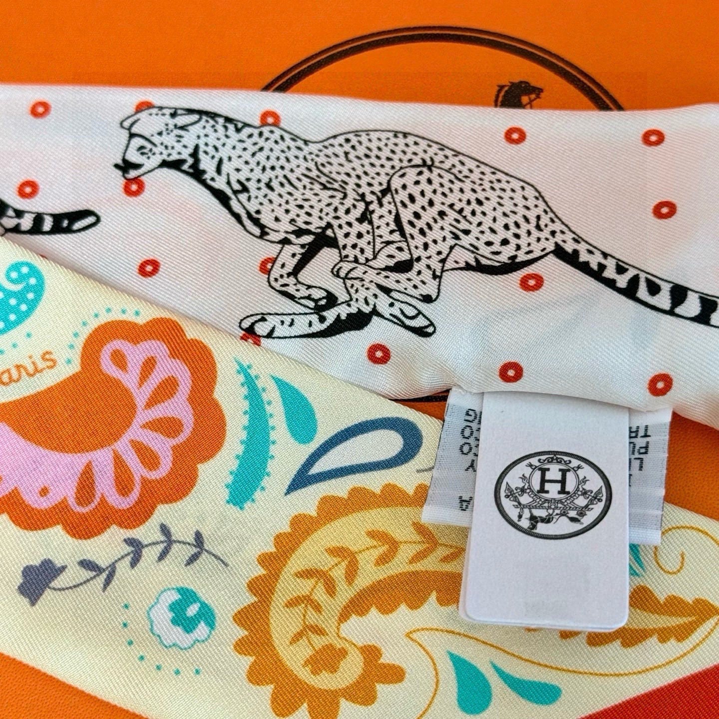 HM Twilly Mini Scarf 86CM Beige Blue Mulberry Silk 965635