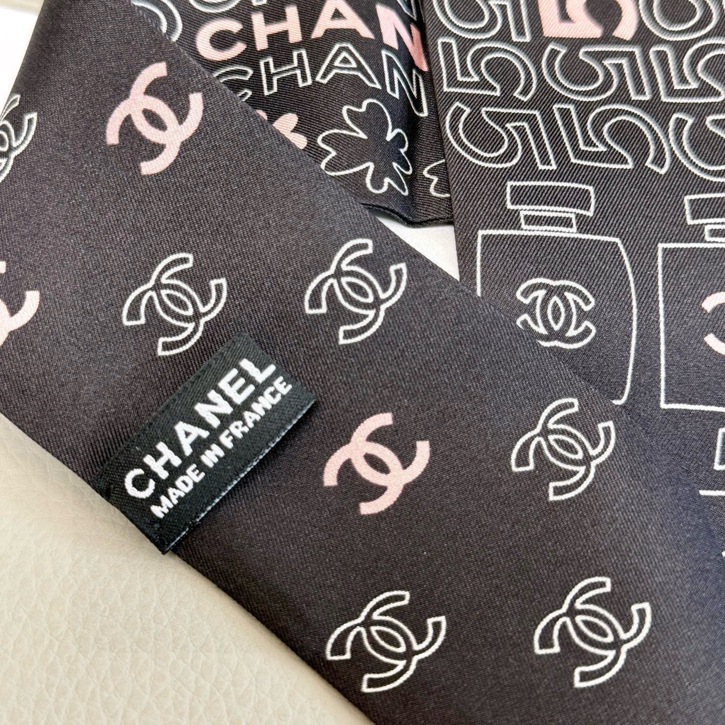 CC  Twilly Mini Scarf 120cm  Black Pink Mulberry Silk 968852