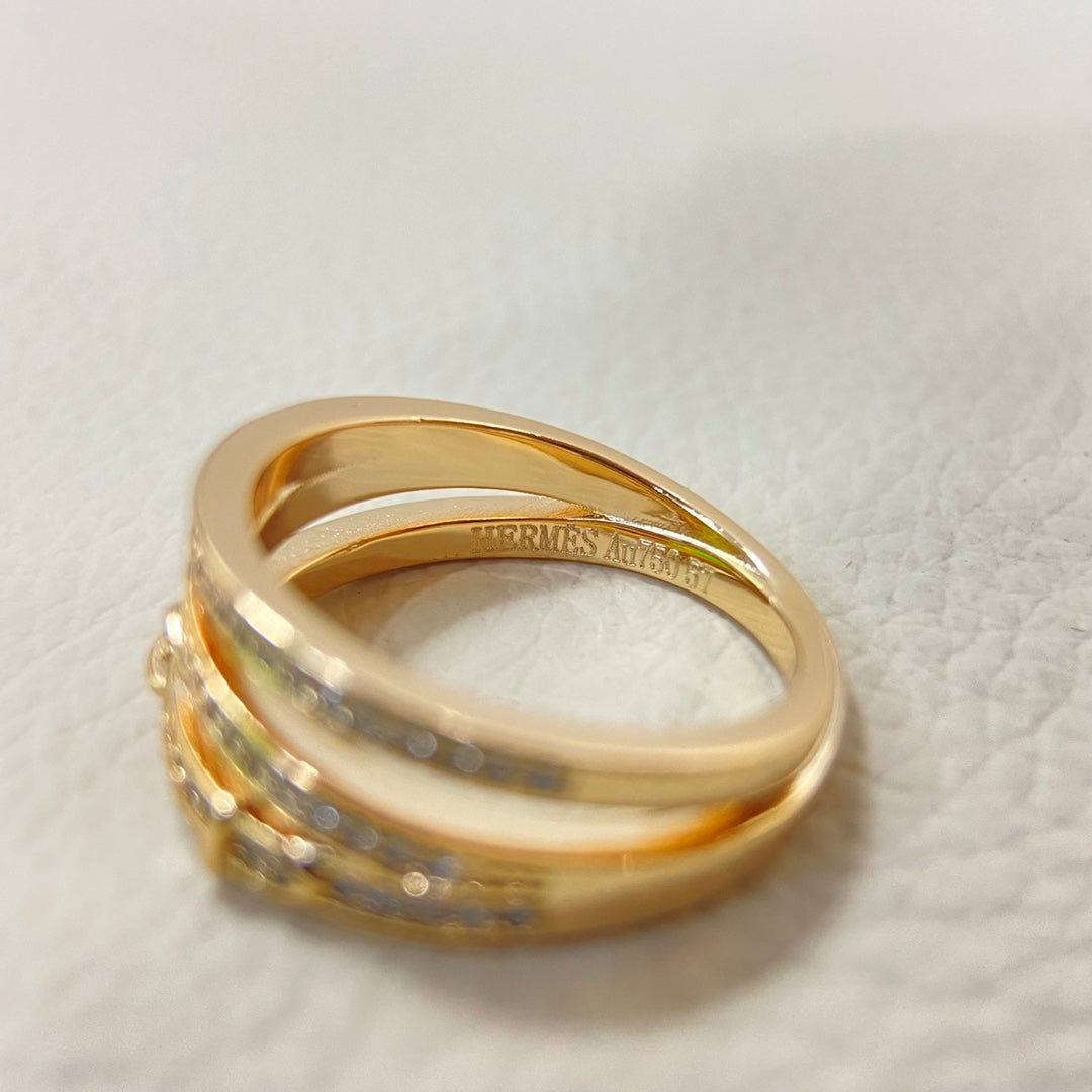 HM Buckle Diamond 3 Ring