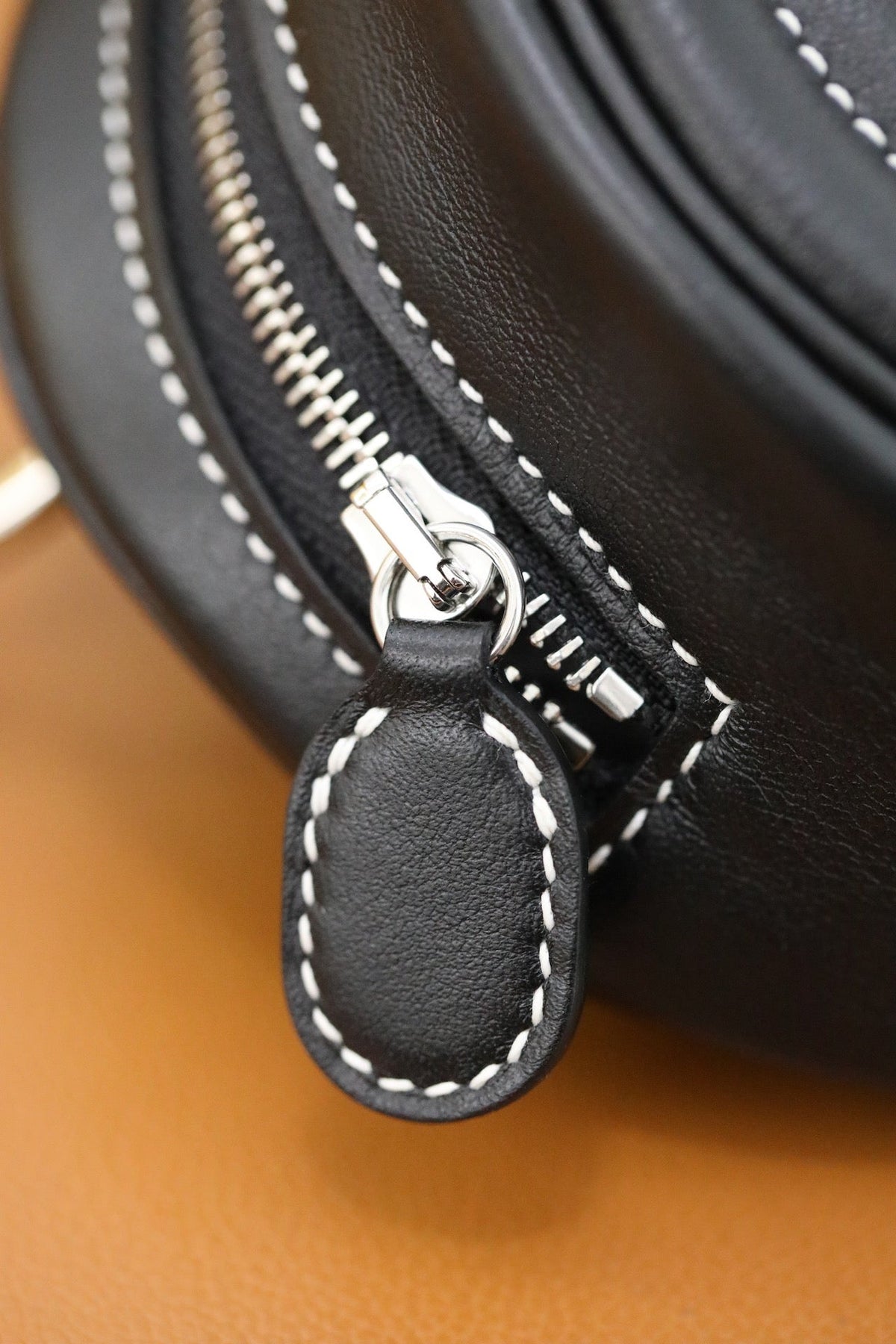 High-end Hermes 2026 In-the-Loop Belt Bag 19cm Swift Calfskin