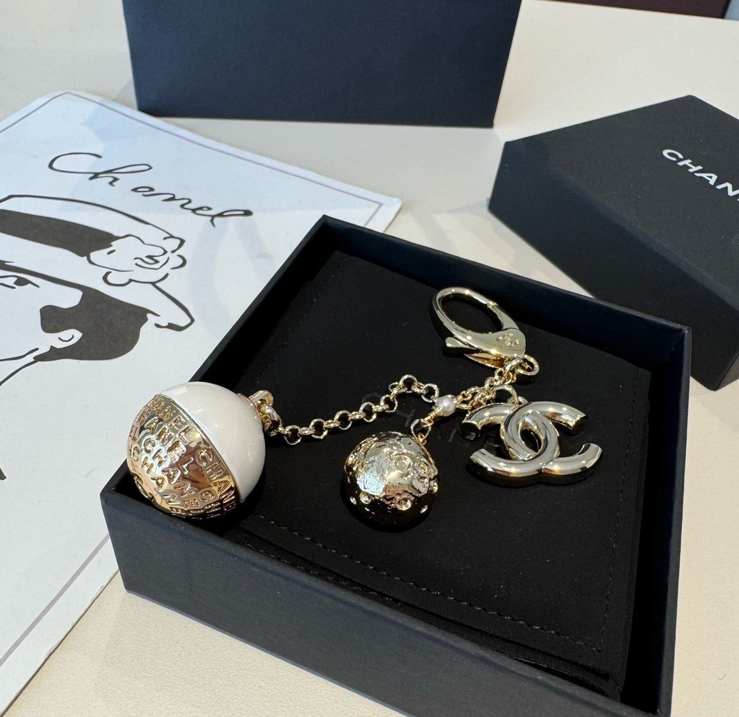 Chanel Pearl Charm 415602