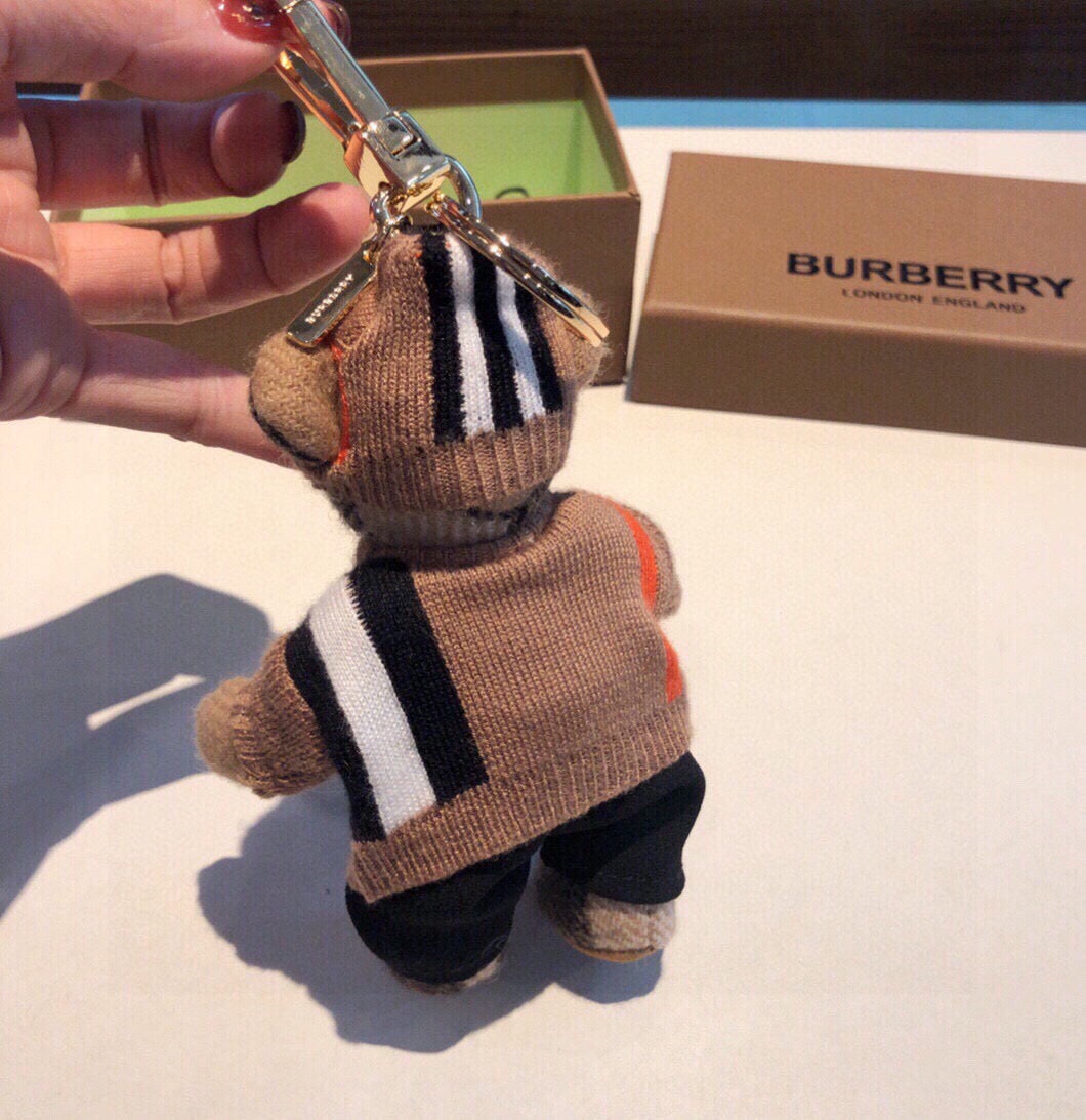 Burberry Thomas Bear Cashmere Charm 539072