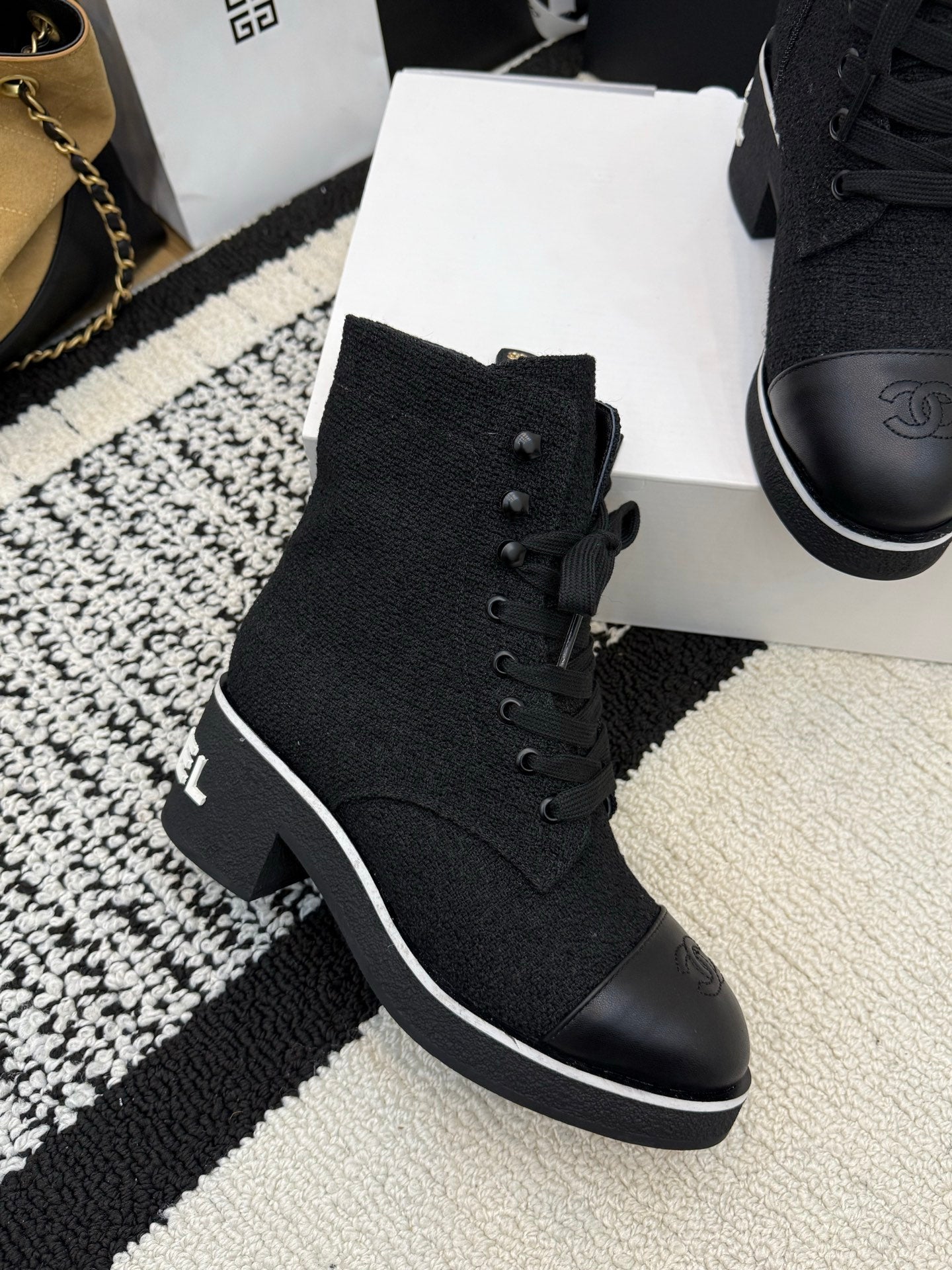 CC 26 Combat Boot Black Tweed Leather 588801