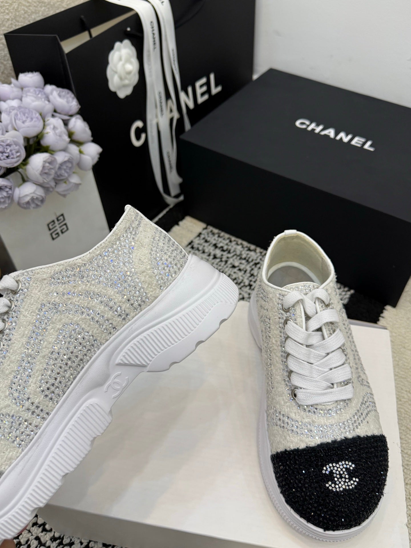 CC 26 Crystal-embellished Sneaker White Black Leather 588797